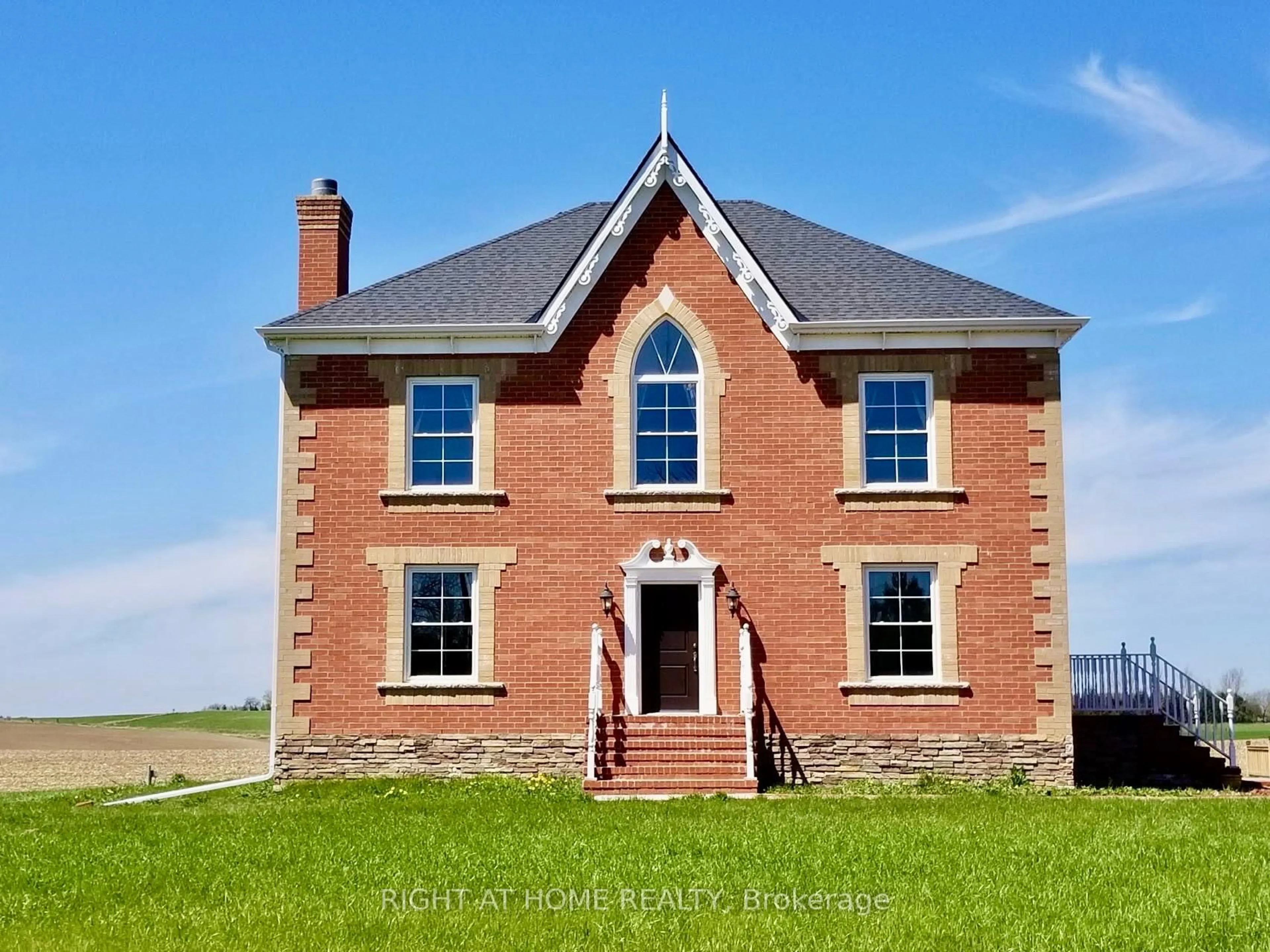 Home with brick exterior material, building for 376 Sandford Rd, Uxbridge Ontario L0C 1E0
