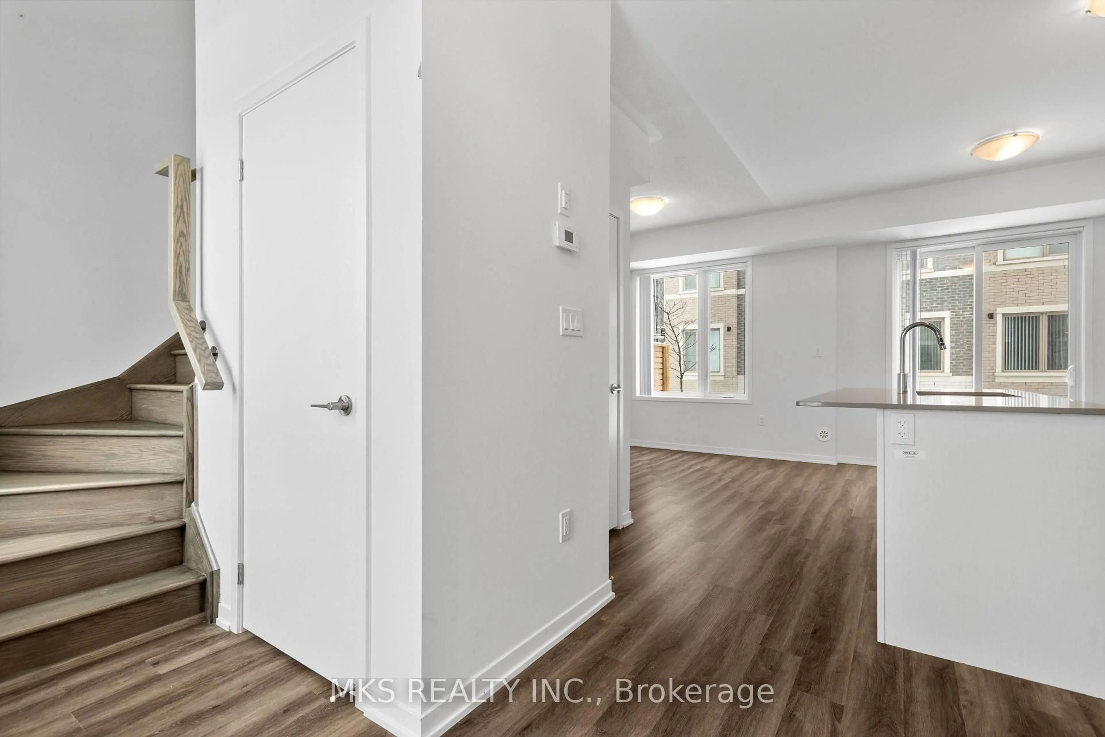 Indoor entryway for 23 Mable Smith Way, Vaughan Ontario L4K 0N7
