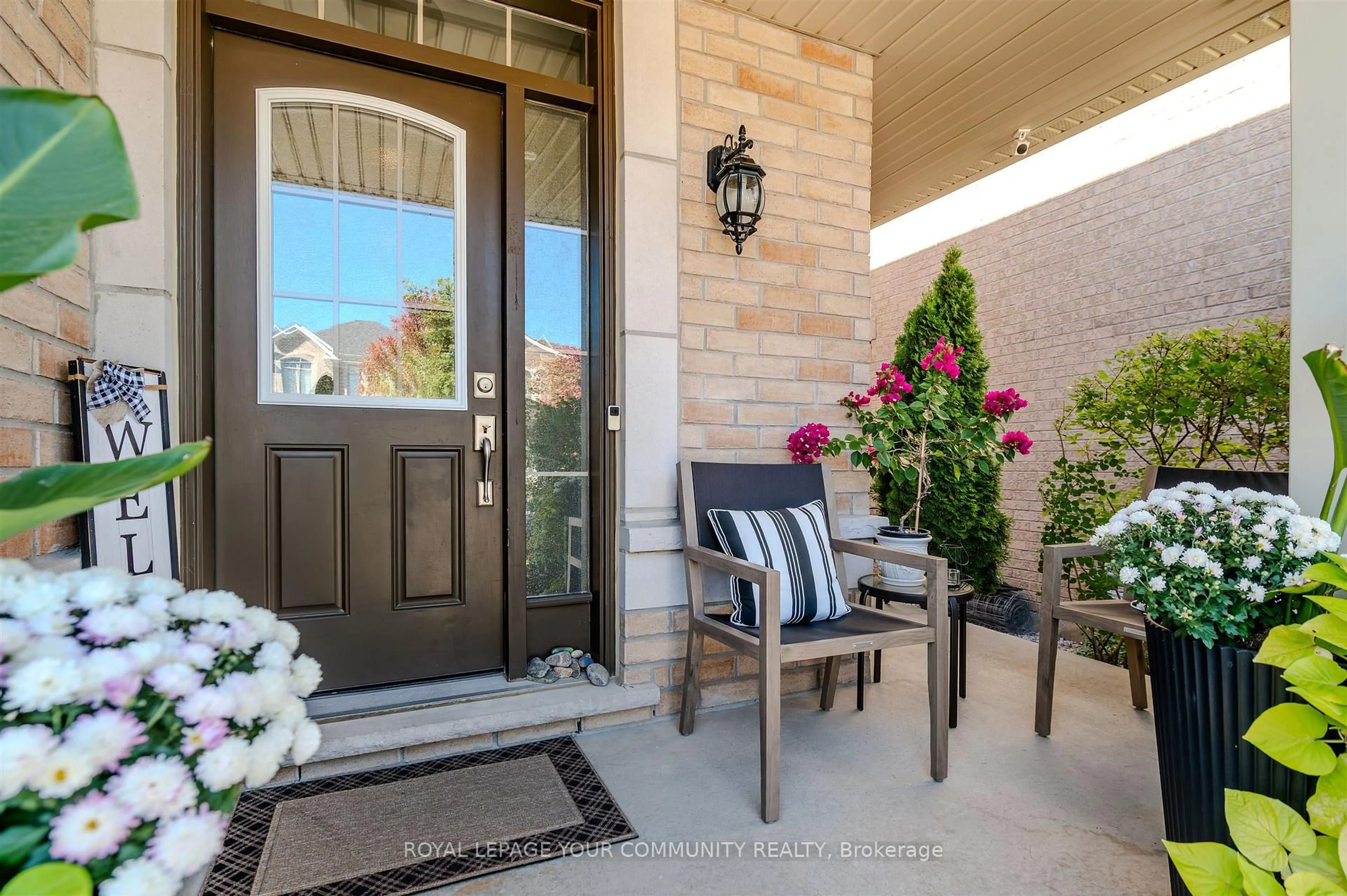 Indoor entryway for 46 Cobb St, Aurora Ontario L4G 0W9