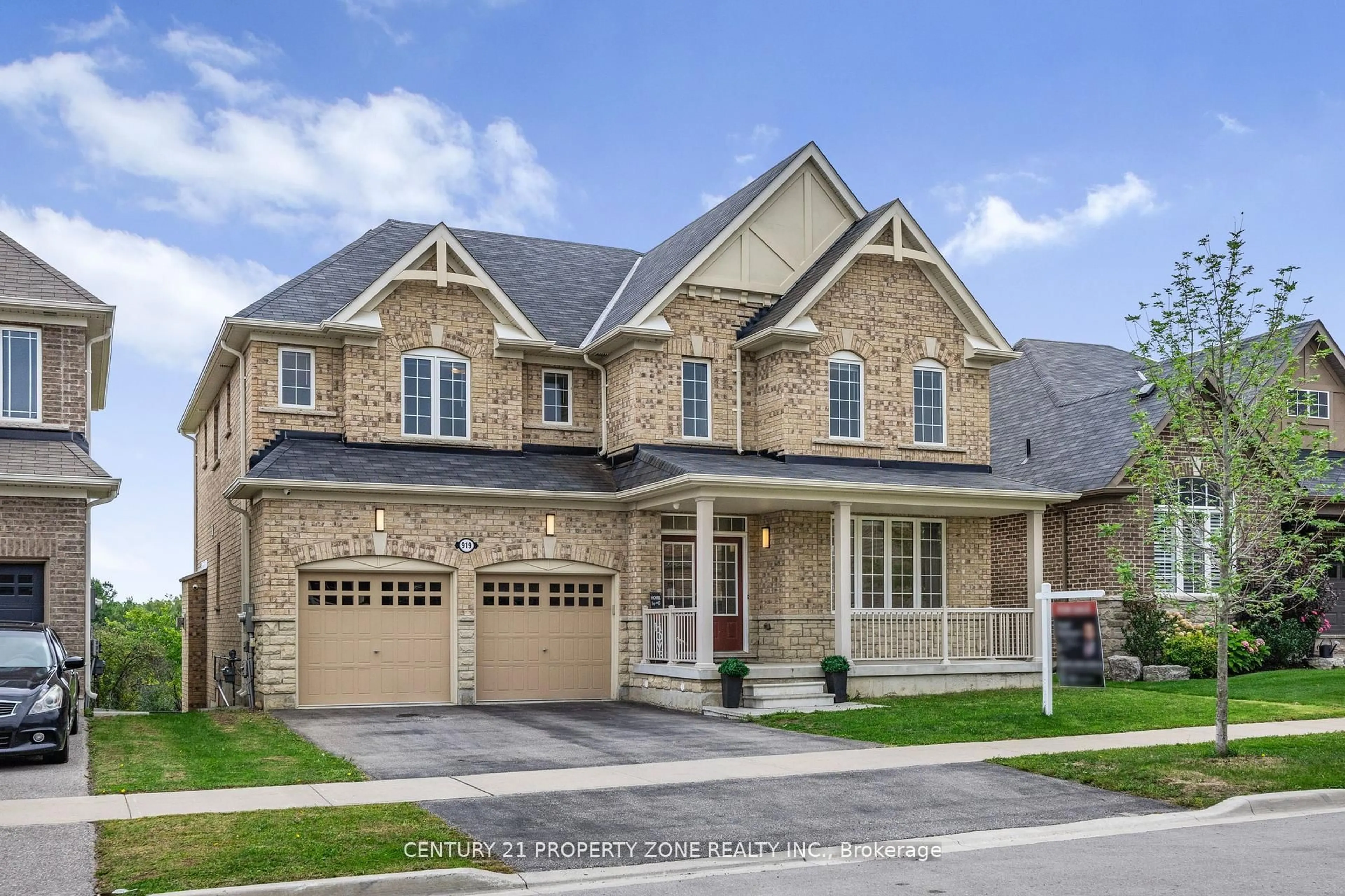 Home with brick exterior material, street for 919 Green St, Innisfil Ontario L0L 1W0