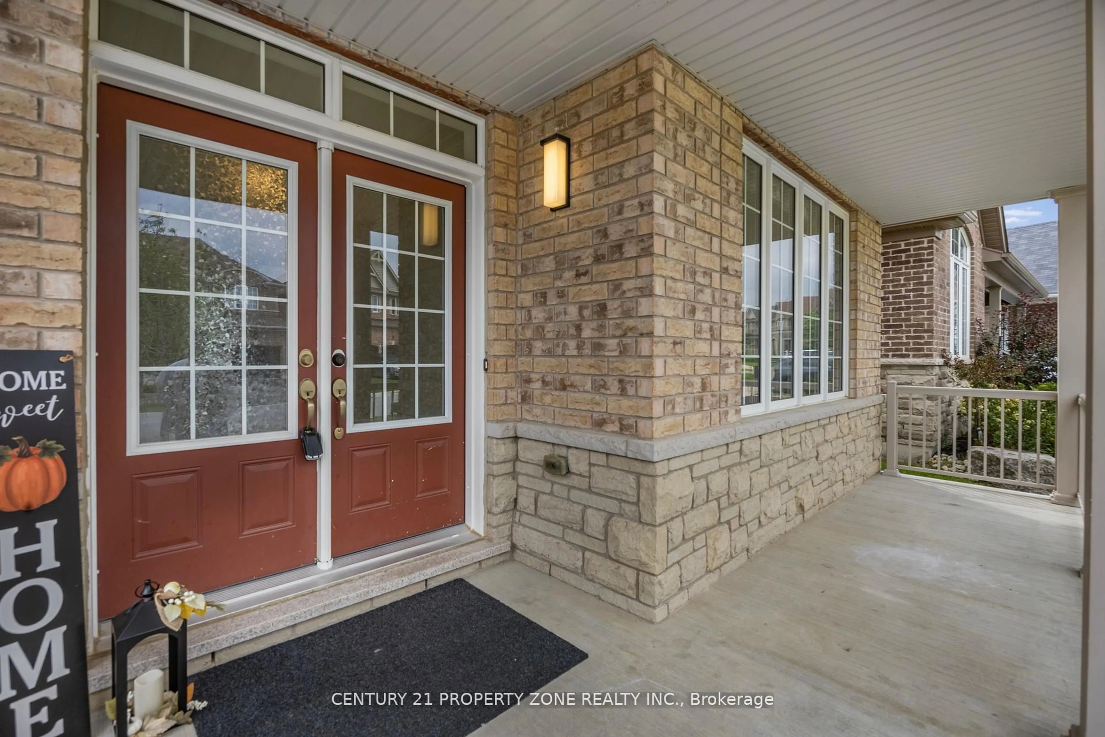 Indoor entryway for 919 Green St, Innisfil Ontario L0L 1W0