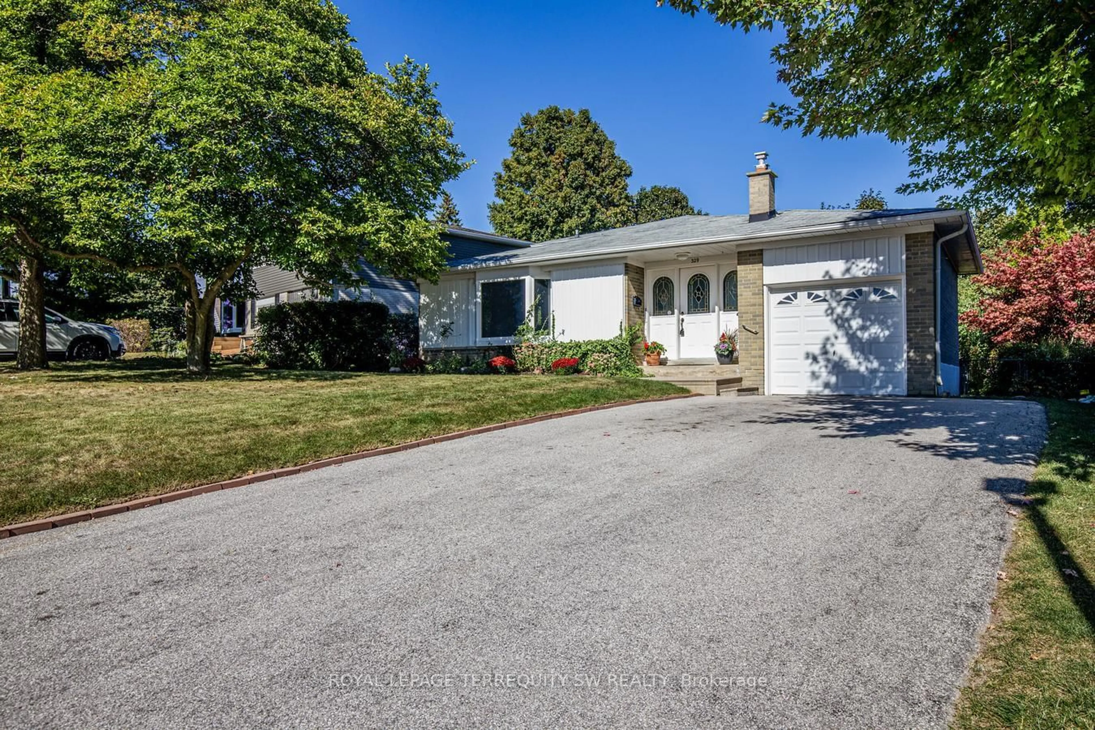 Unknown for 329 Dennie Ave, Newmarket Ontario L3Y 4M5