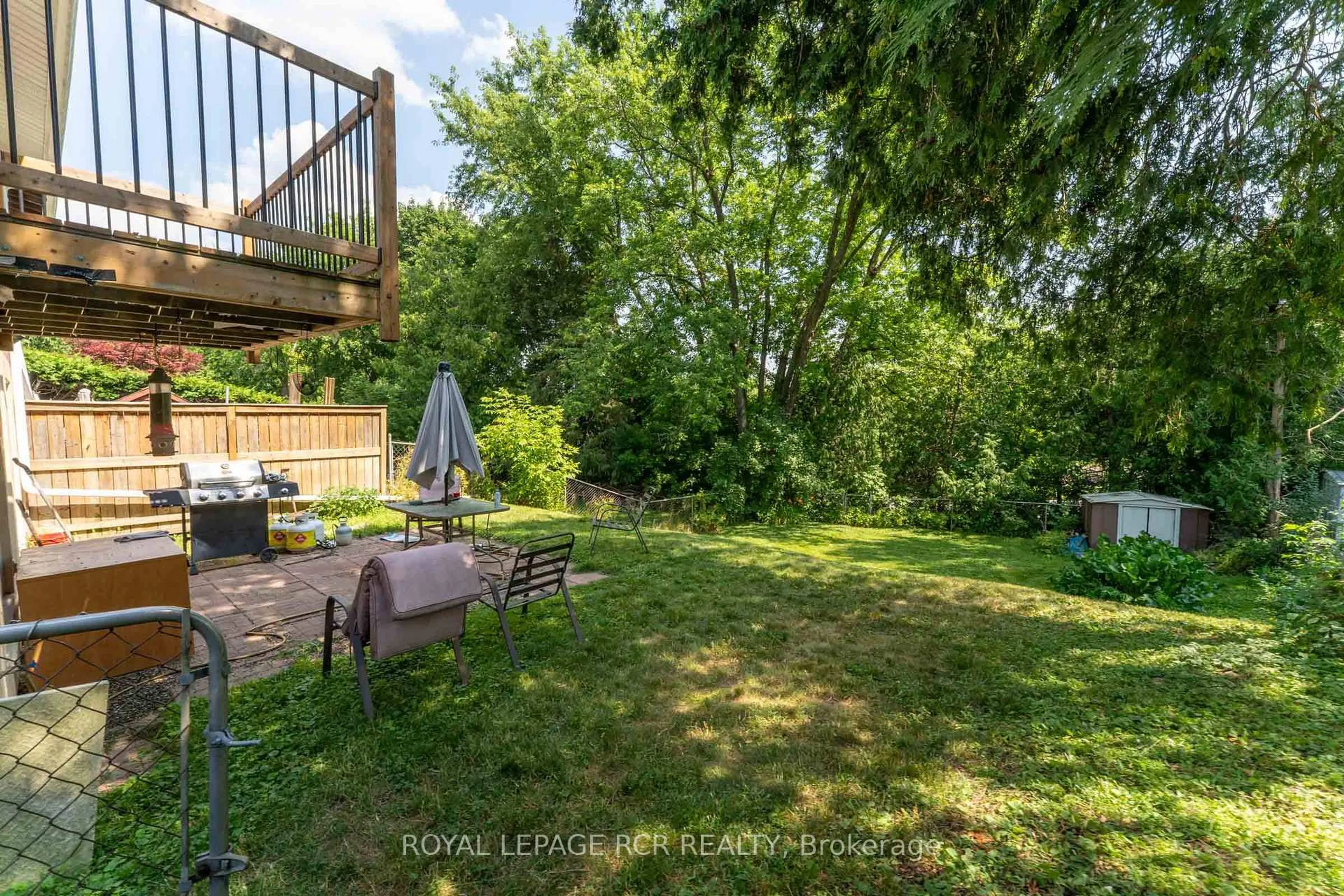 Patio, forest/trees view for 9 Dunham Cres, Aurora Ontario L4G 2V3