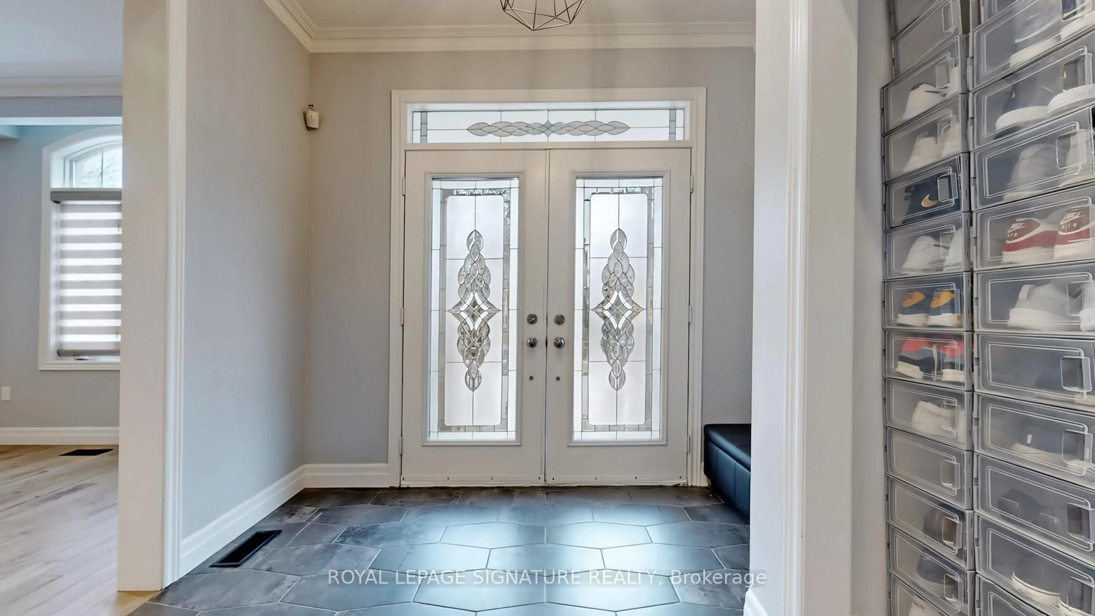 Indoor entryway for 10 Foxton Rd, Markham Ontario L6B 0A9