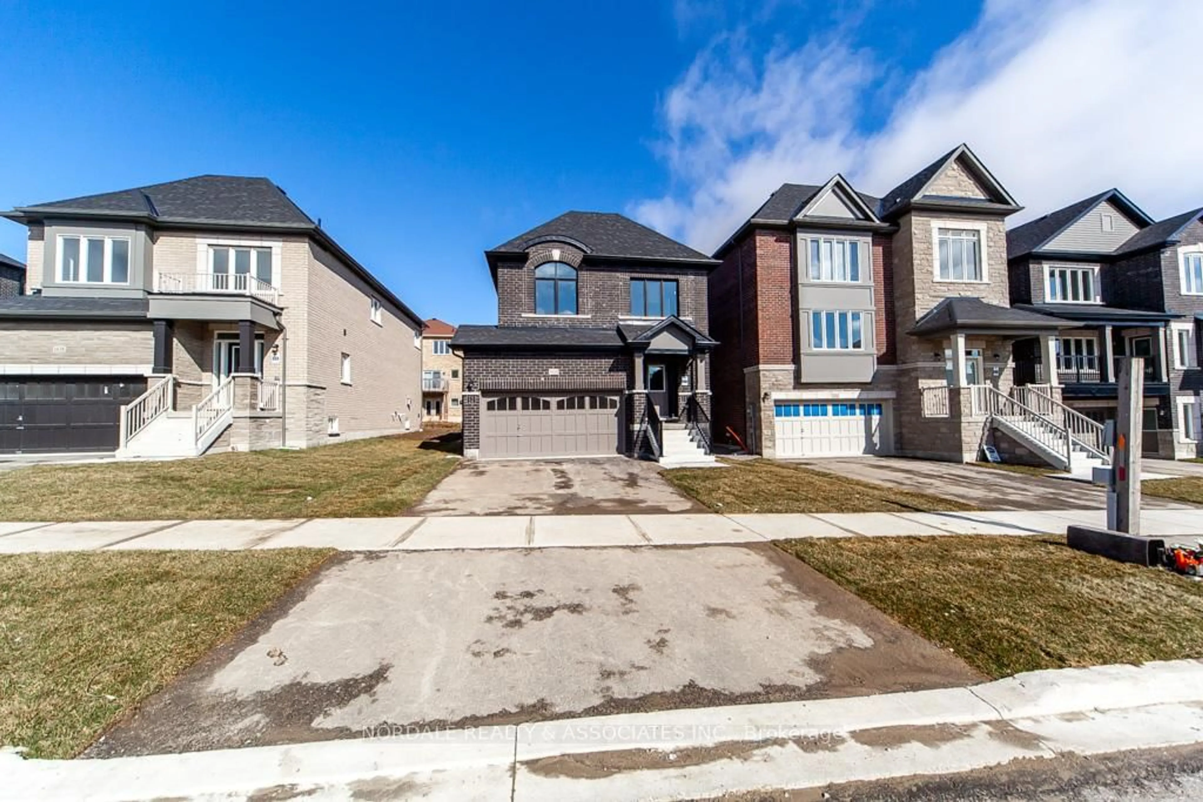 Home with brick exterior material, street for 1434 STOVELL Cres, Innisfil Ontario L0L 1W0