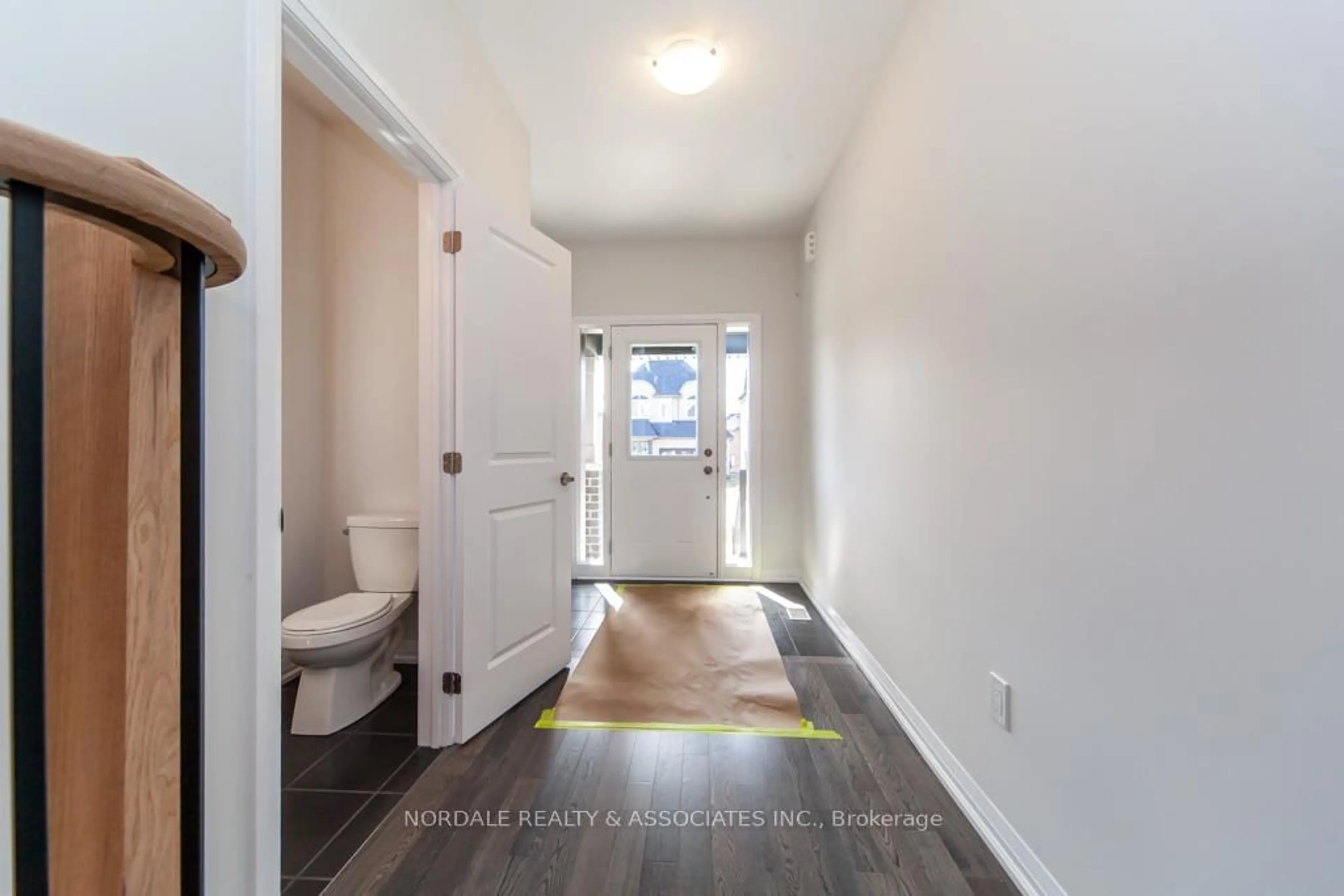 Indoor entryway for 1434 STOVELL Cres, Innisfil Ontario L0L 1W0