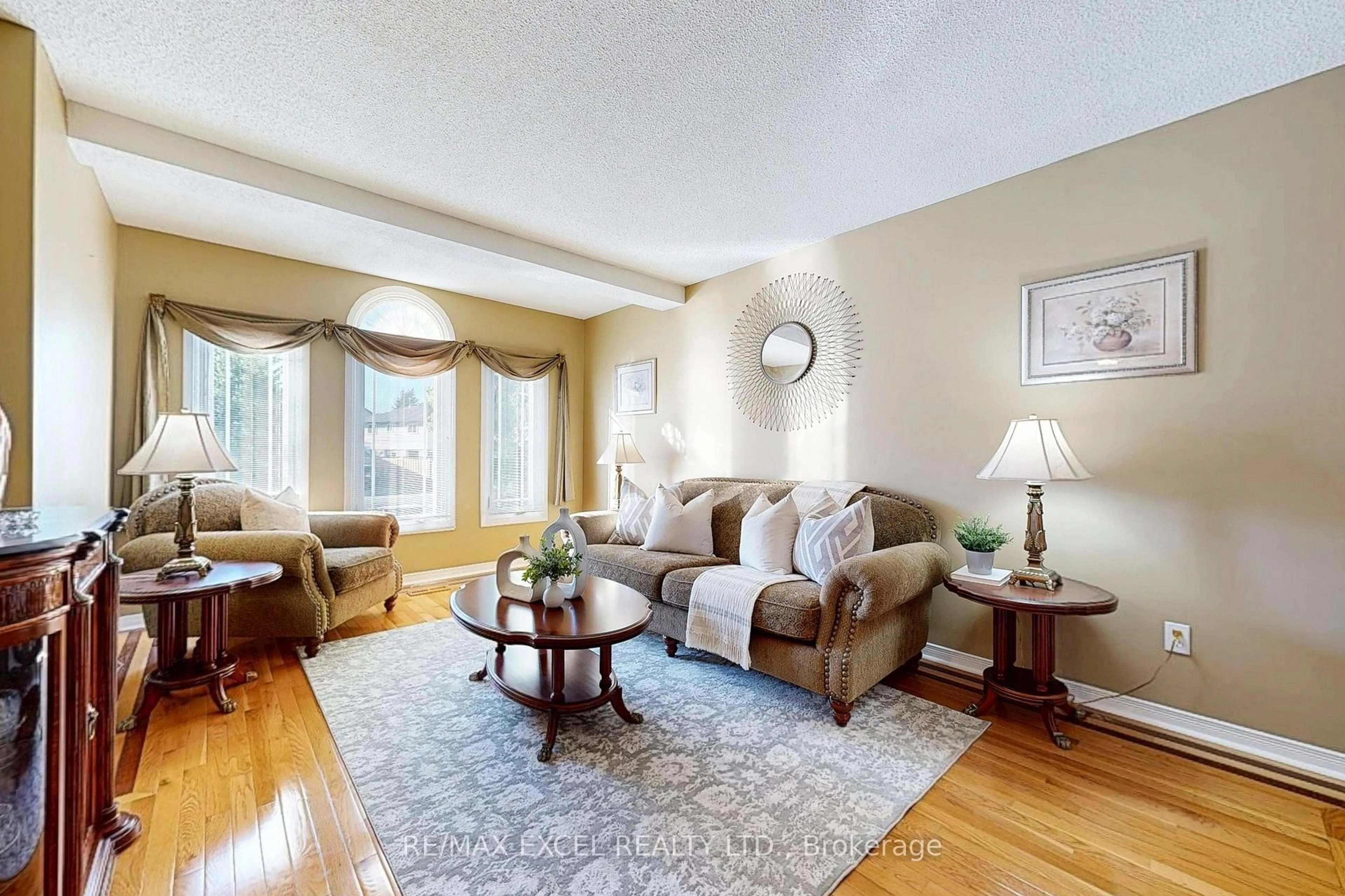 Living room with furniture, unknown for 24 Lehman Cres, Markham Ontario L3P 5X1