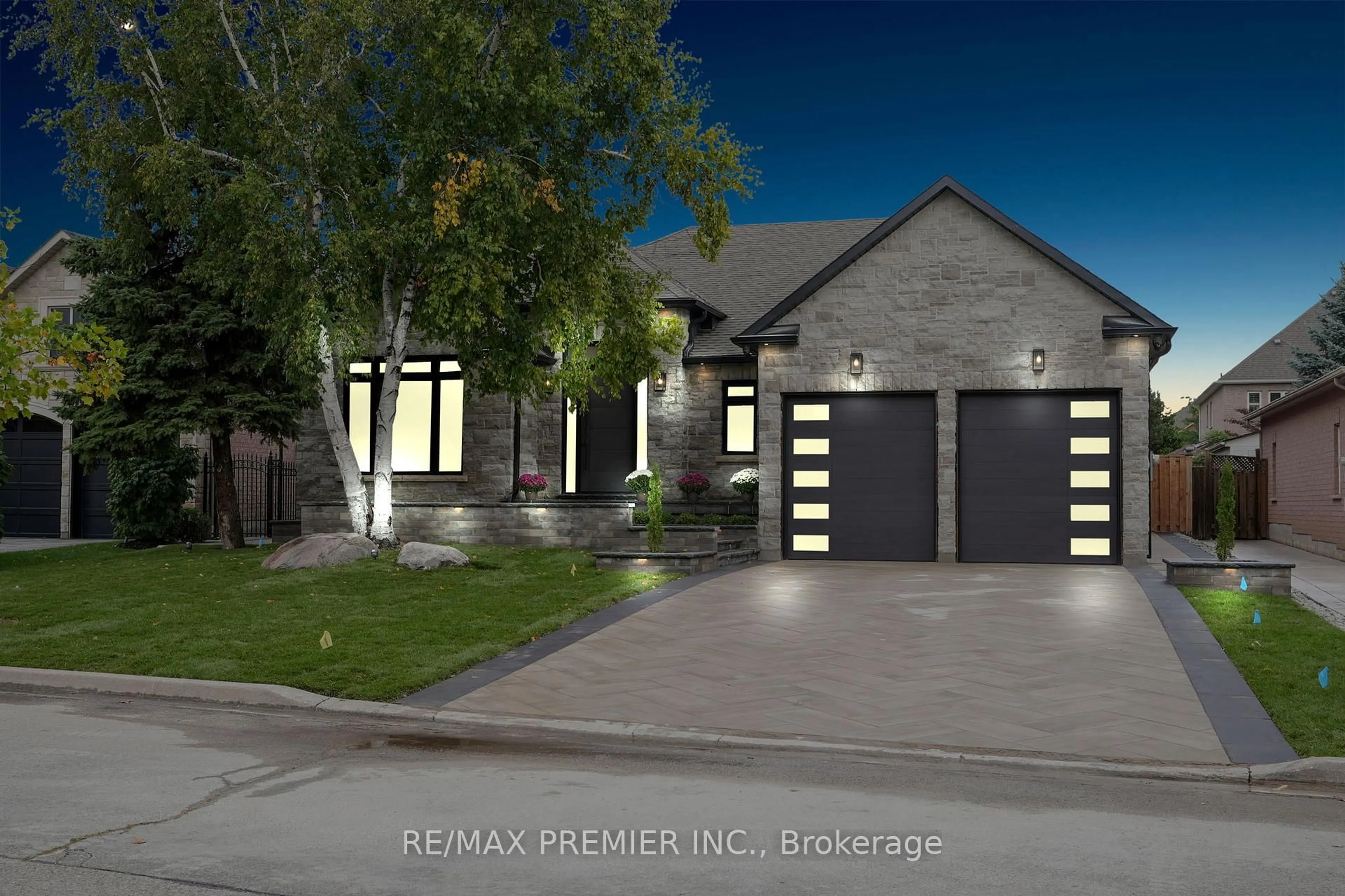 Unknown for 19 Polo Cres, Vaughan Ontario L4L 8W6