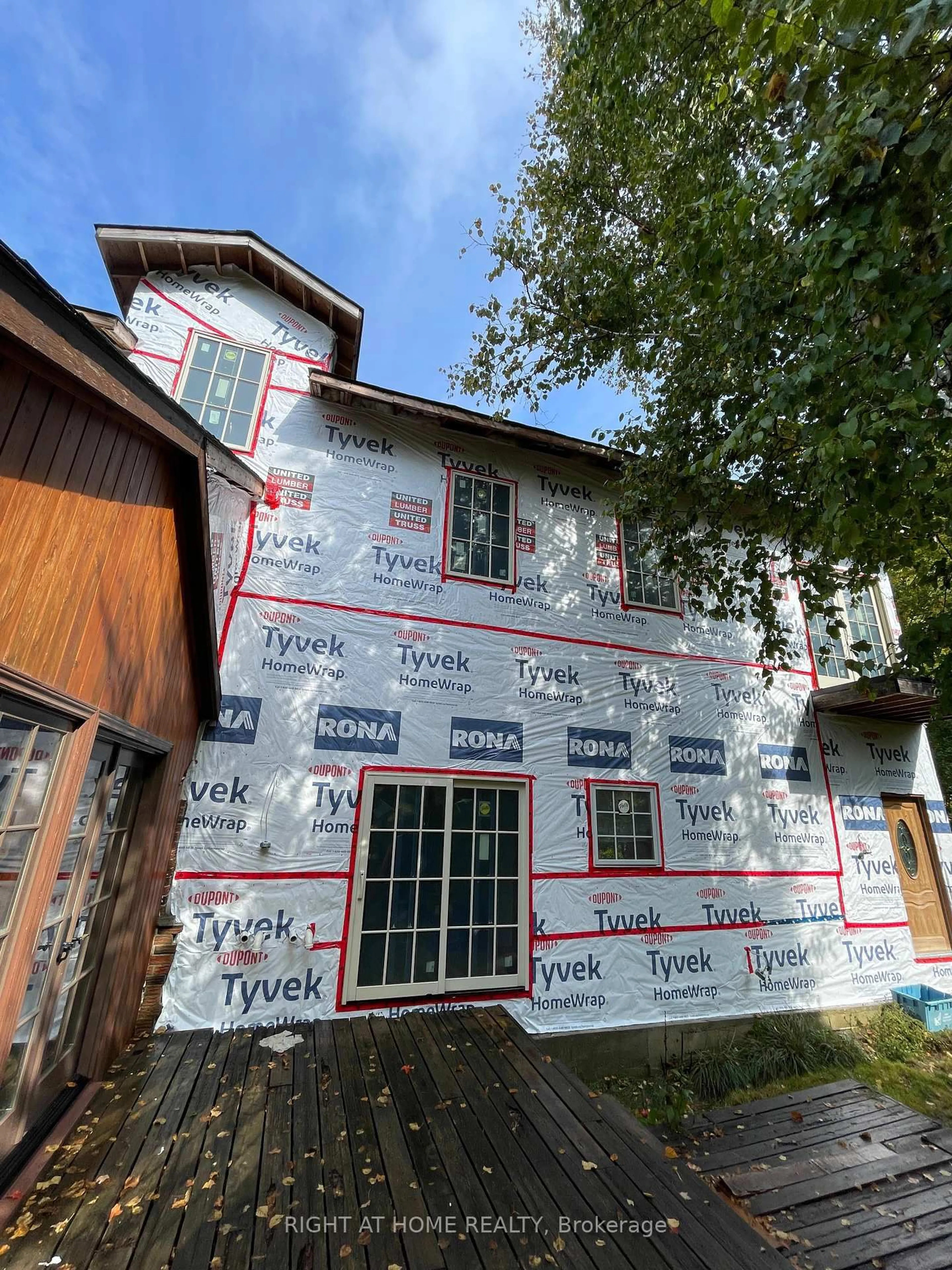 Home with vinyl exterior material, building for 40 Old Church Rd, King Ontario L7B 1K4