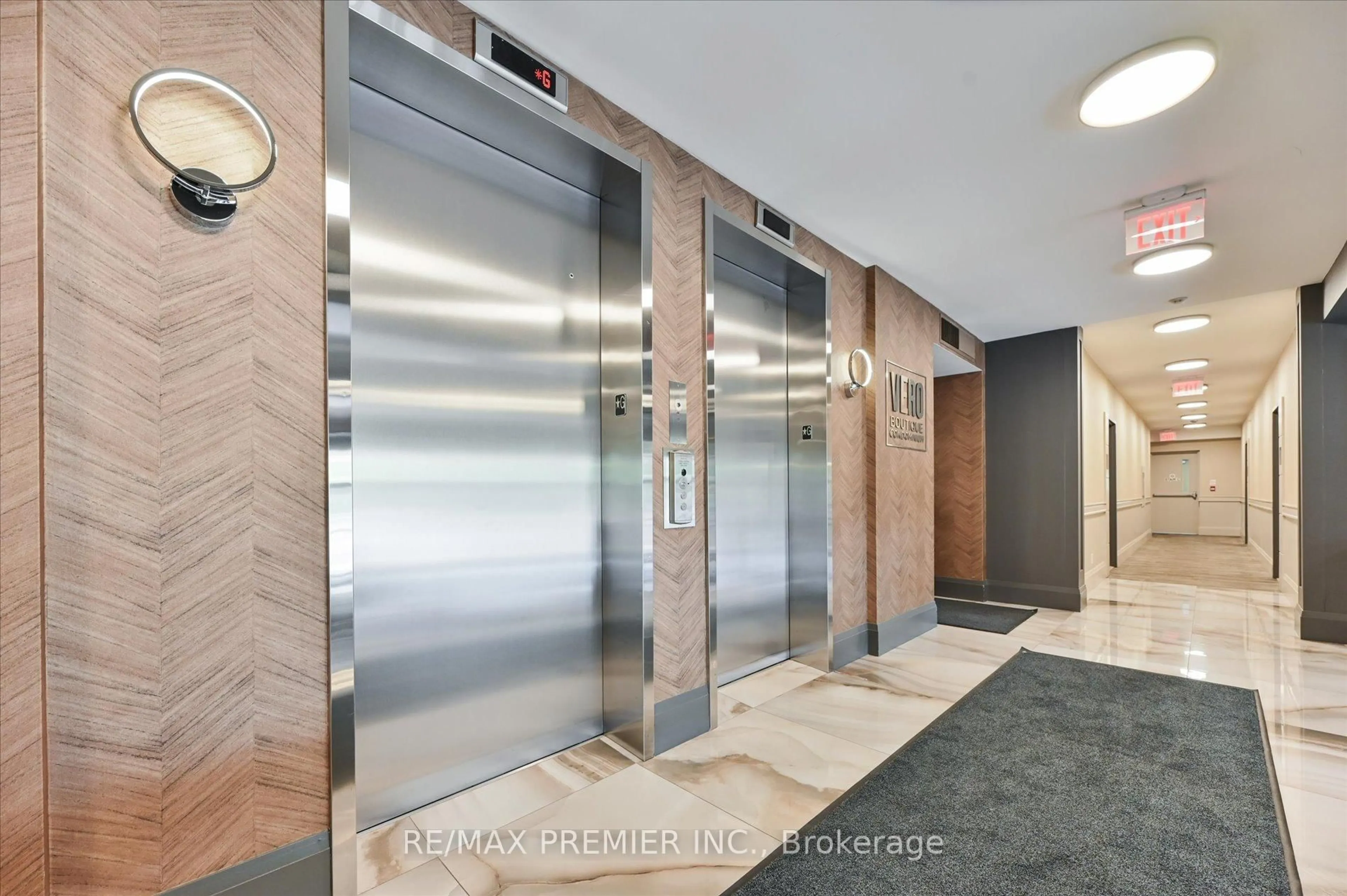 Indoor foyer for 8302 Islington Ave #517, Vaughan Ontario L4L 0E6