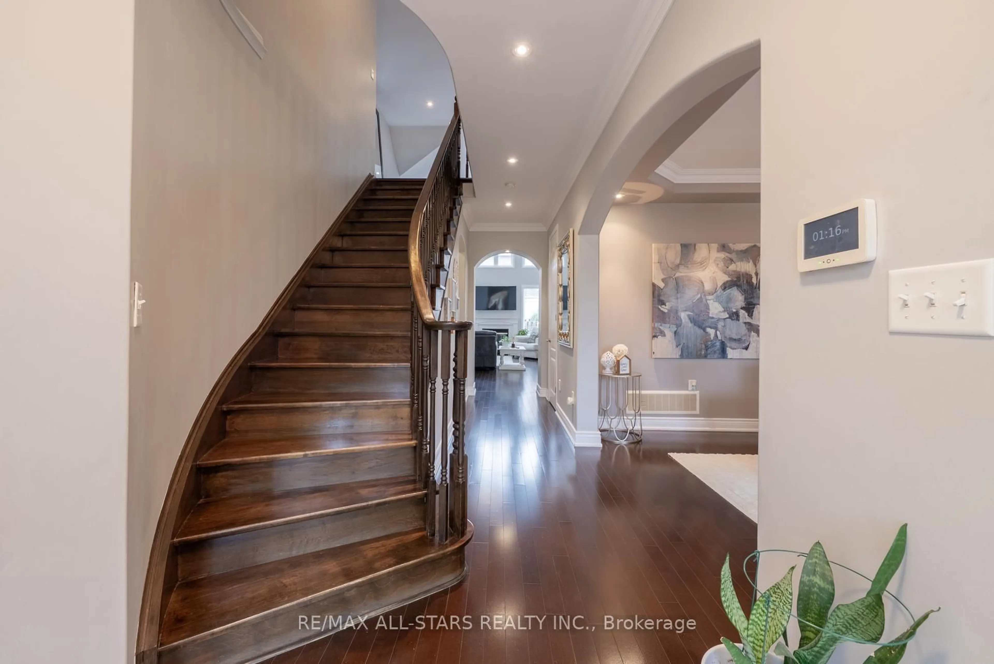 Indoor entryway for 134 Stephensbrook Circ, Whitchurch-Stouffville Ontario L4A 0G4