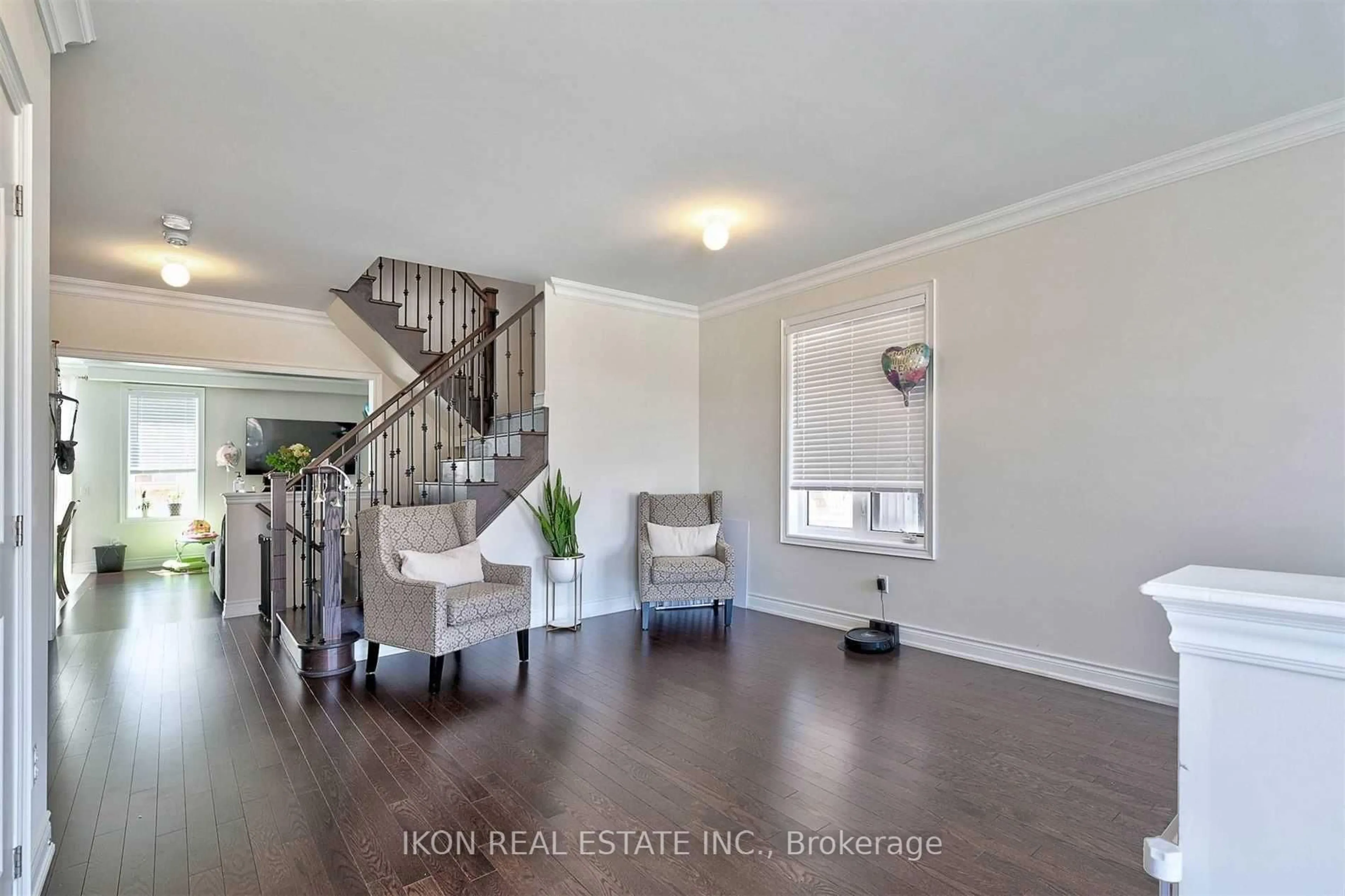 Unknown for 49 Walter English Dr, East Gwillimbury Ontario L9N 0R8