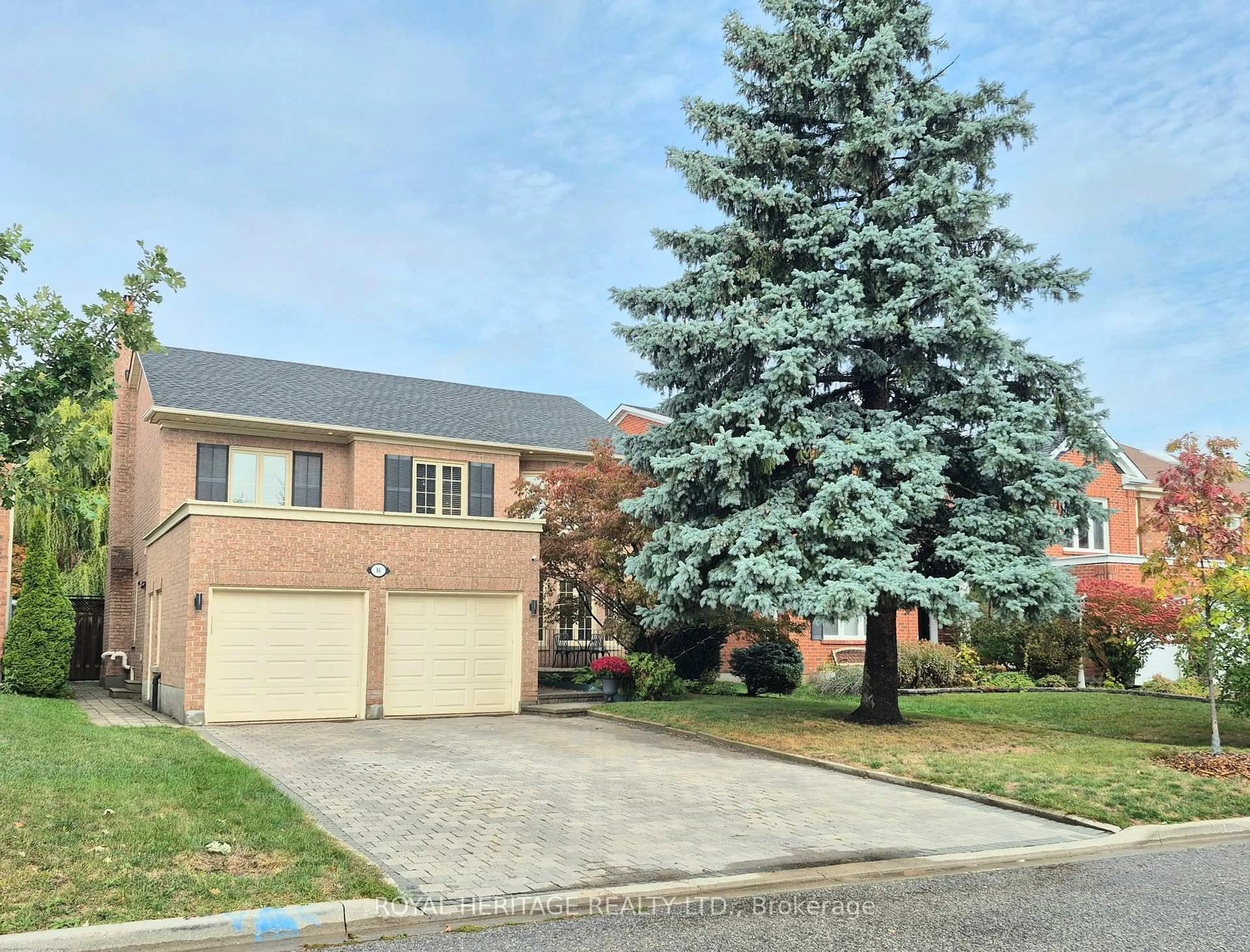 Home with brick exterior material, street for 16 Cowles Crt, Richmond Hill Ontario L4C 9A5