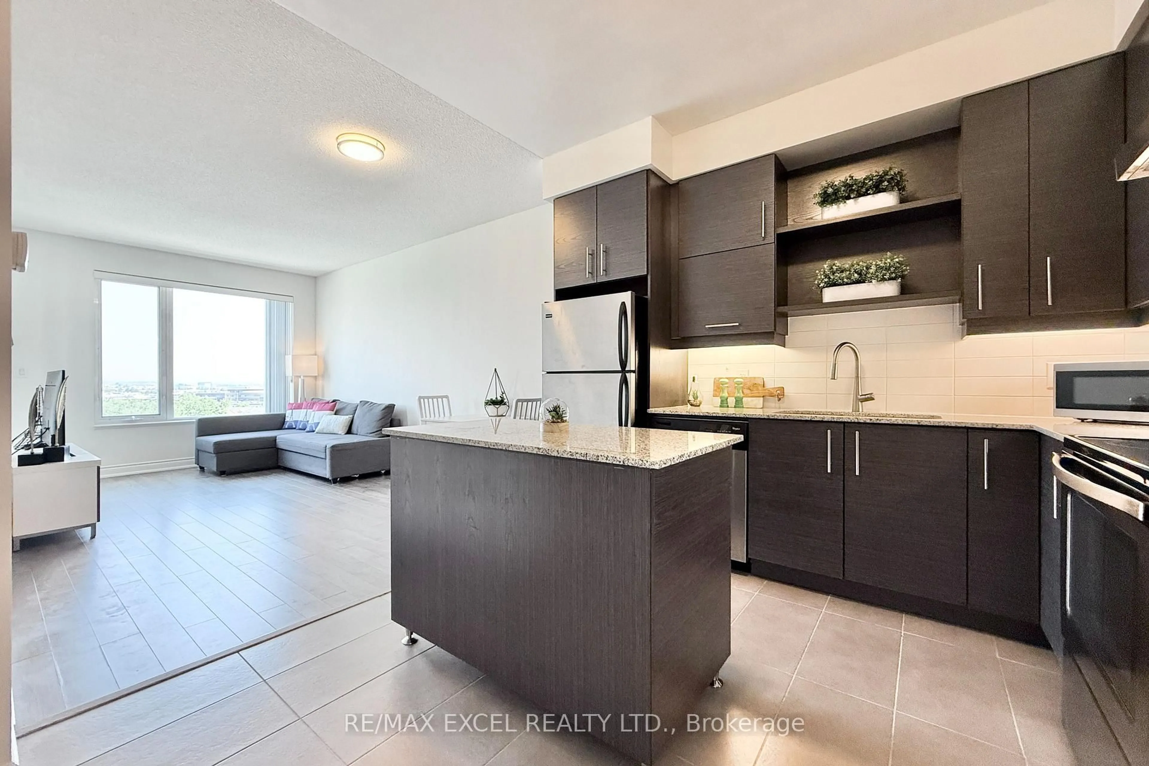 Open concept kitchen, ceramic/tile floor for 325 South Park Rd #1018, Markham Ontario L3T 0B7