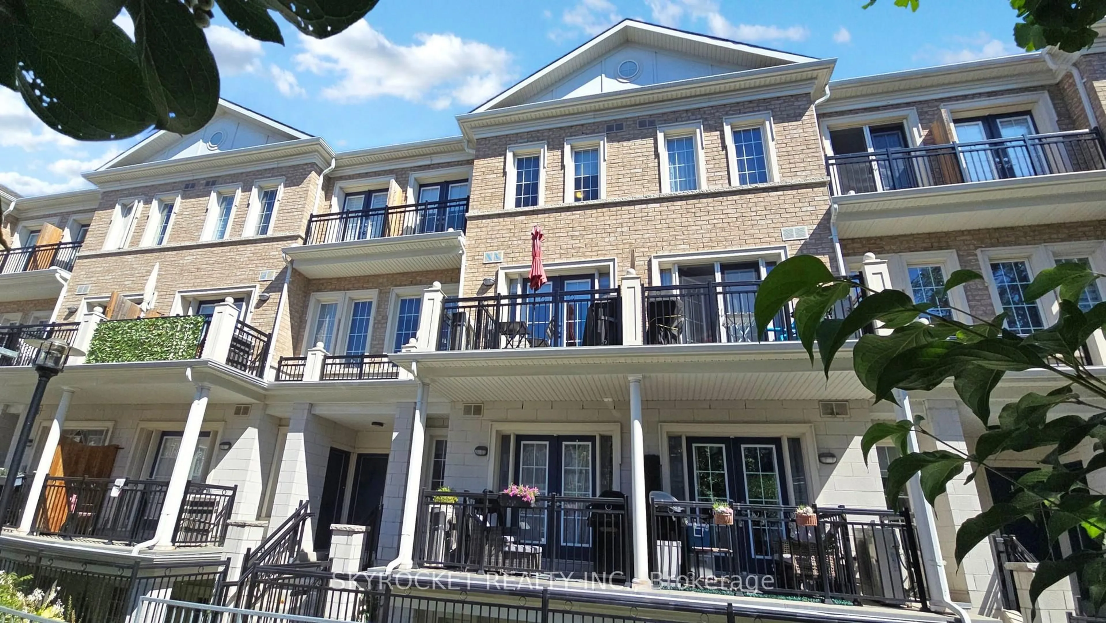 Patio, street for 26 Bruce St #B18, Vaughan Ontario L4L 1J4
