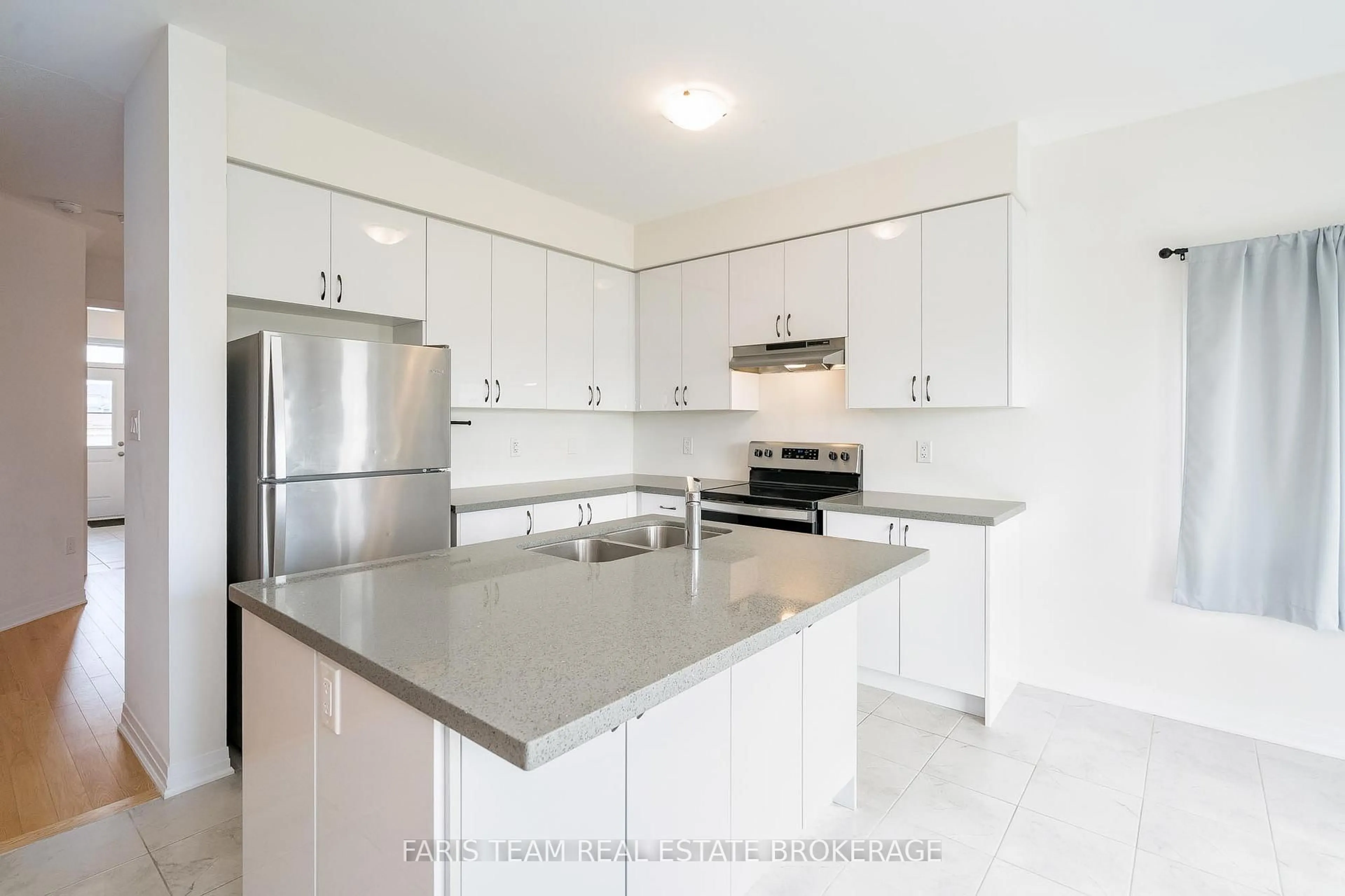 Standard kitchen, ceramic/tile floor for 1359 Broderick St, Innisfil Ontario L9S 0P5