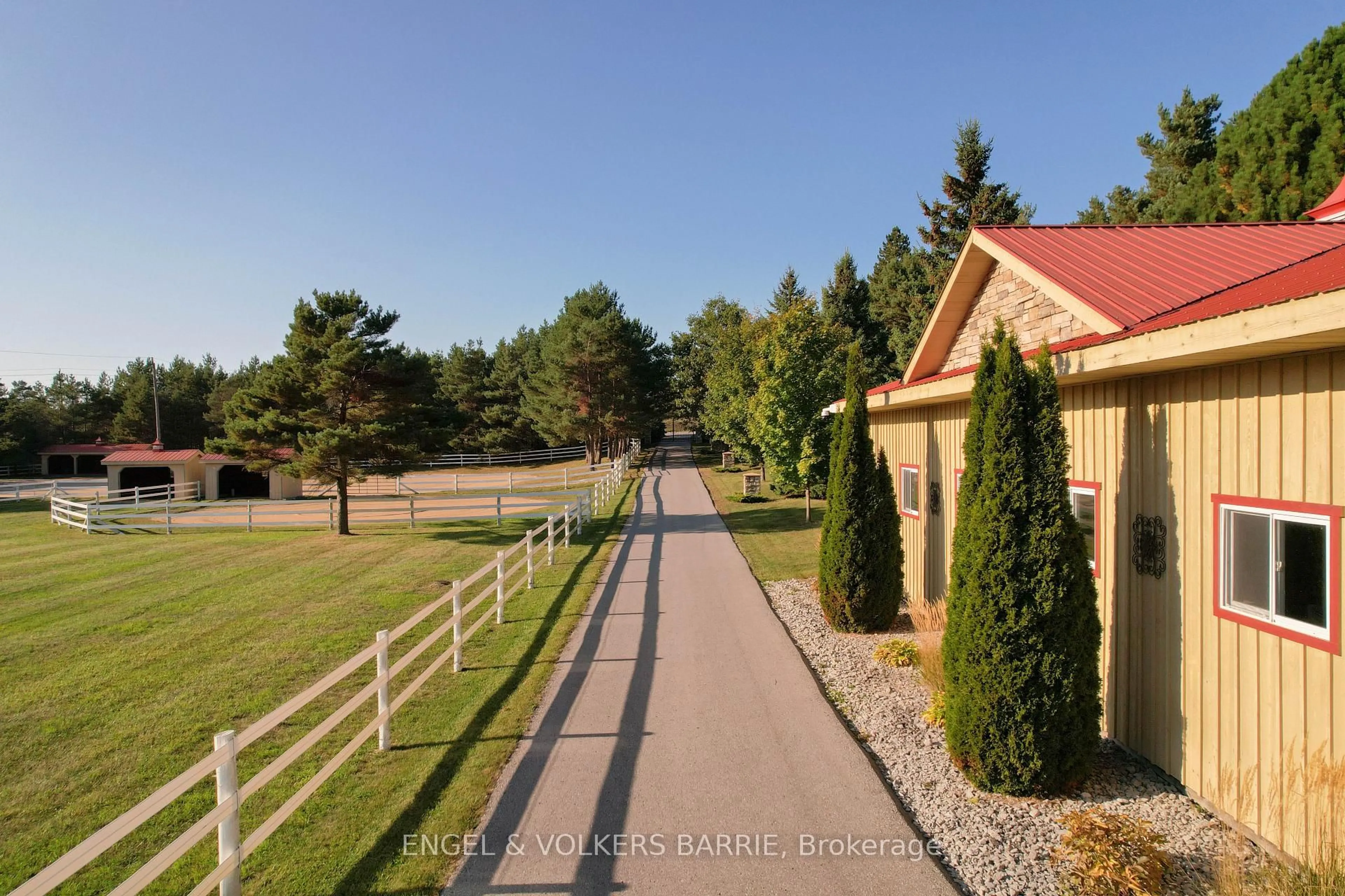 Patio, street for 419 Goodwood Rd, Uxbridge Ontario L9P 1R4