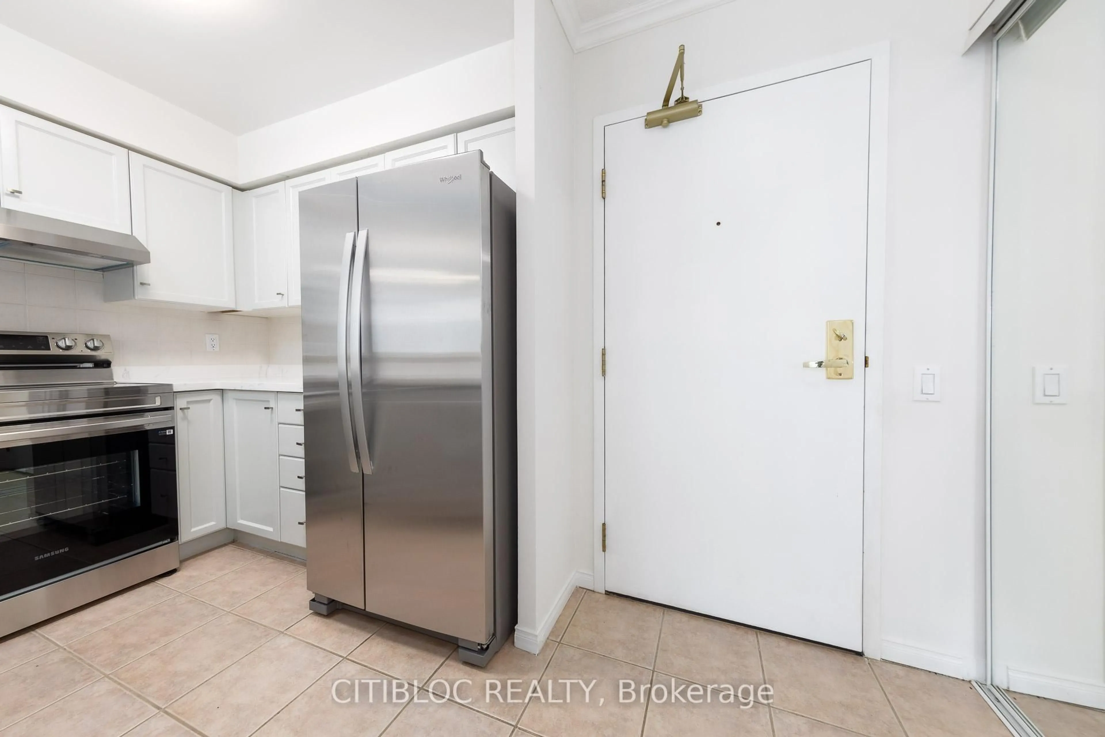 Standard kitchen, unknown for 1 Emerald Lane #508, Vaughan Ontario L4J 8N2