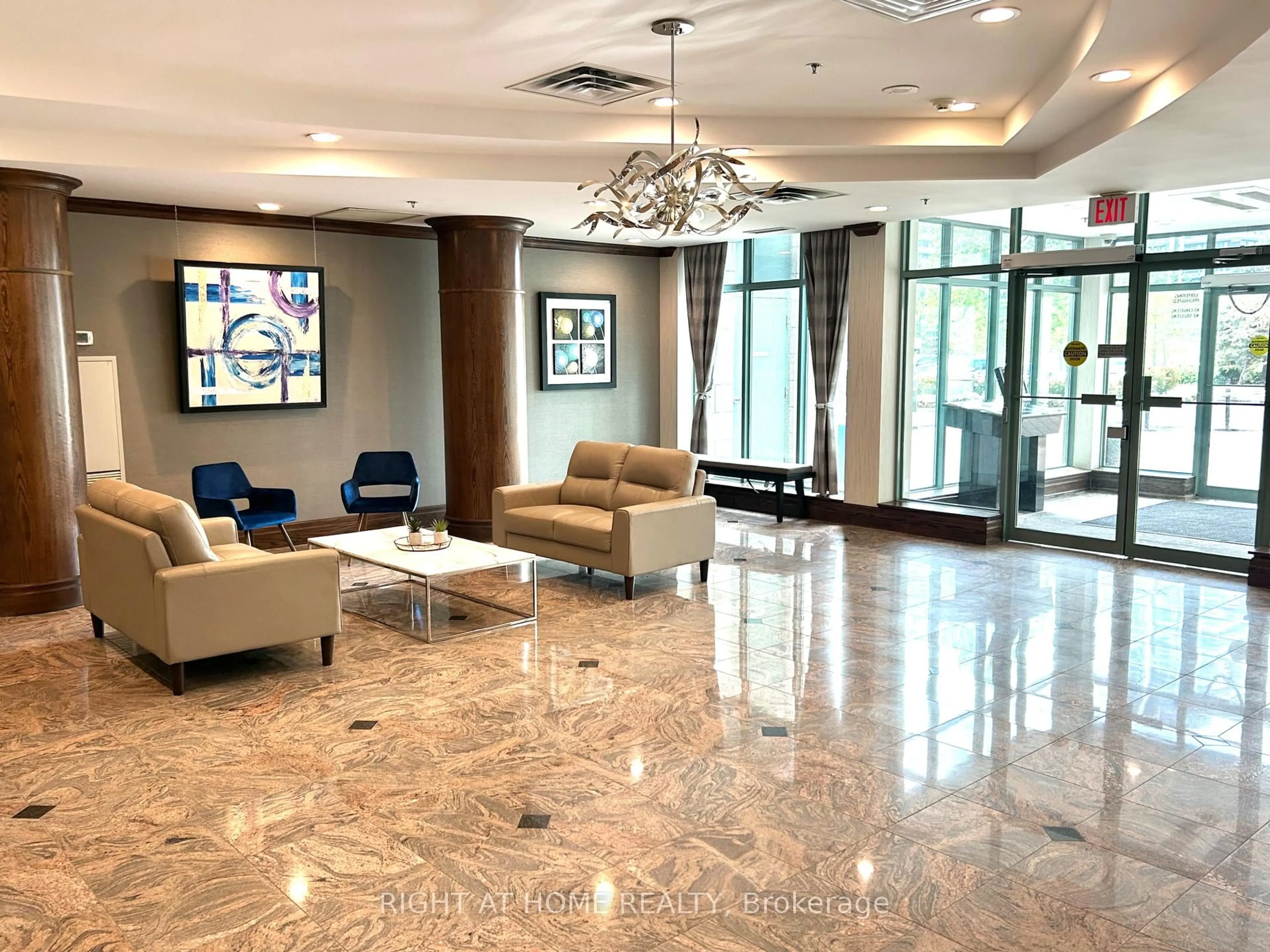 Lobby for 11 Oneida Cres #310, Richmond Hill Ontario L4B 0A1