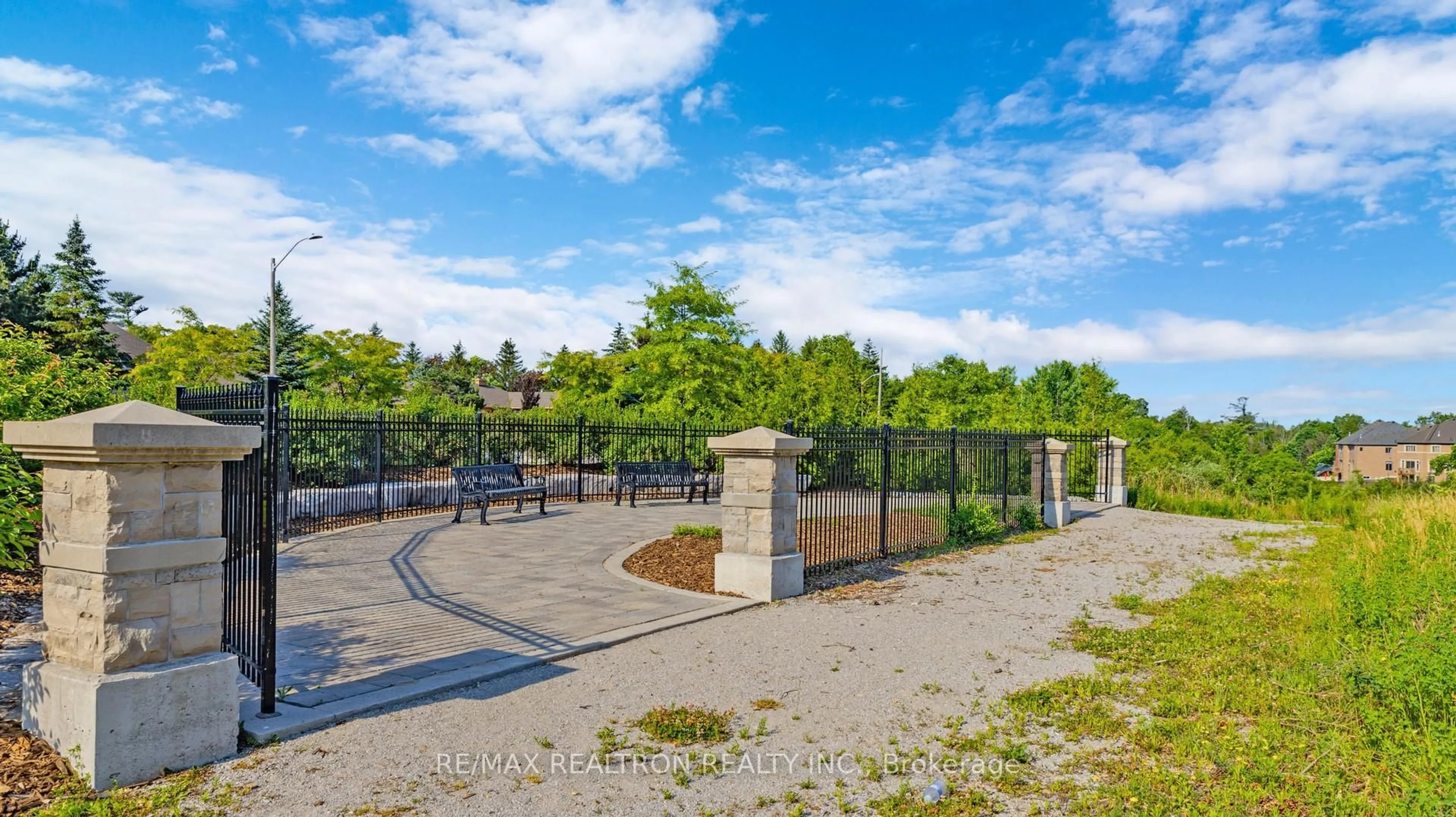 Patio, water/lake/river/ocean view for 171 Millwood Pkwy, Vaughan Ontario L4H 4X5