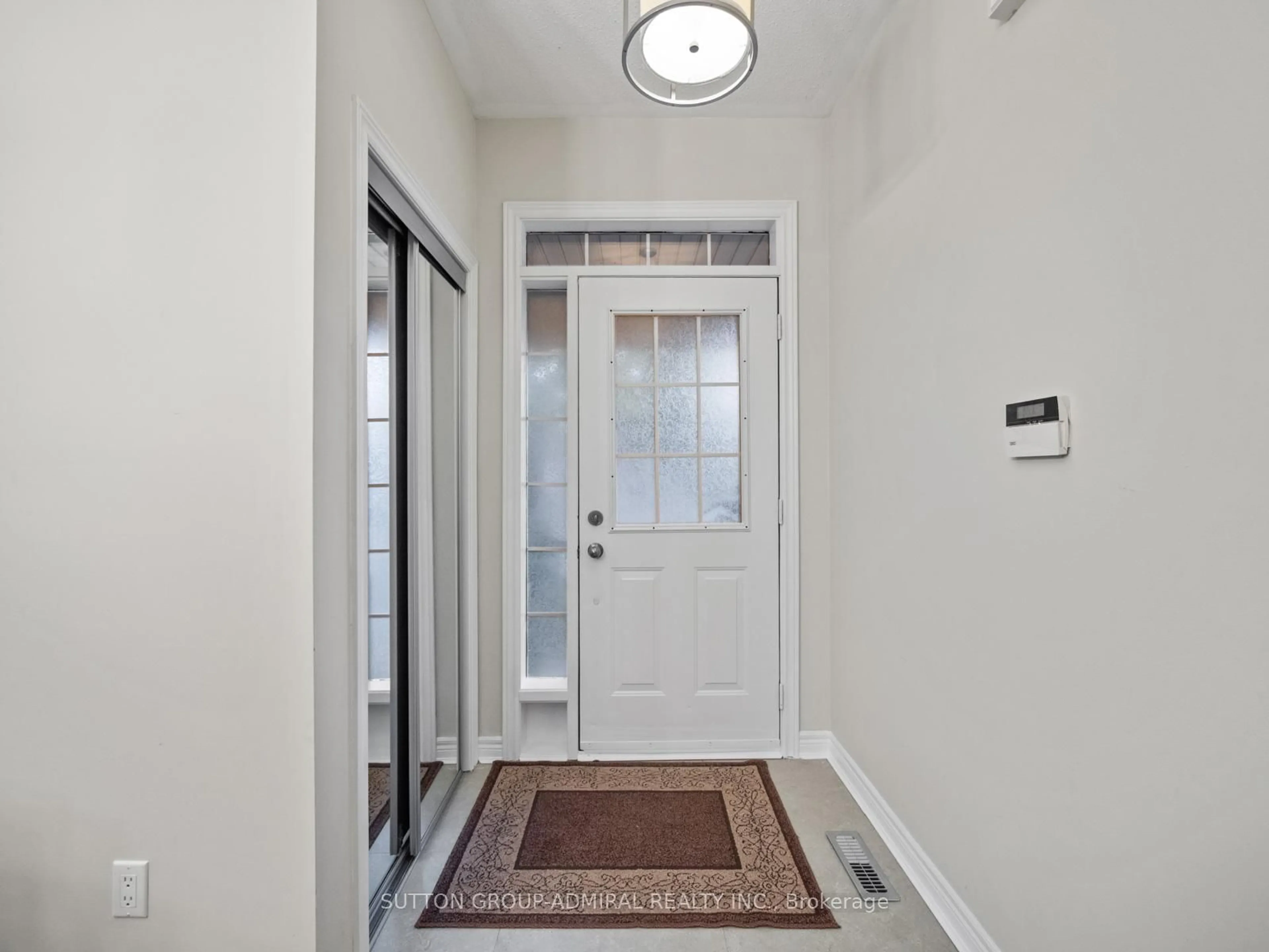 Indoor entryway for 79 Watkins Glen Cres, Aurora Ontario L4G 7S6