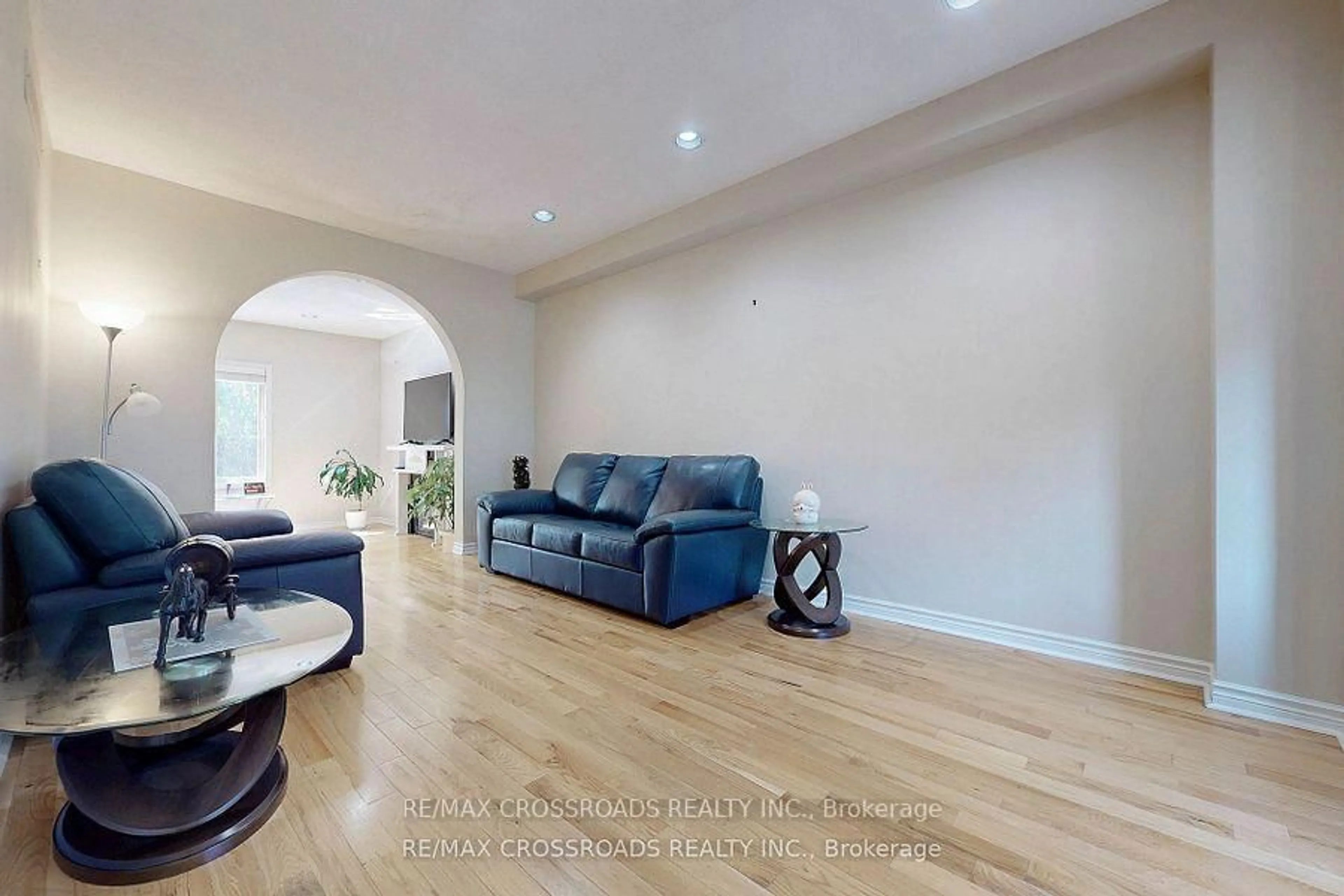 Living room with furniture, unknown for 63 Baynards Lane, Richmond Hill Ontario L4C 9B6