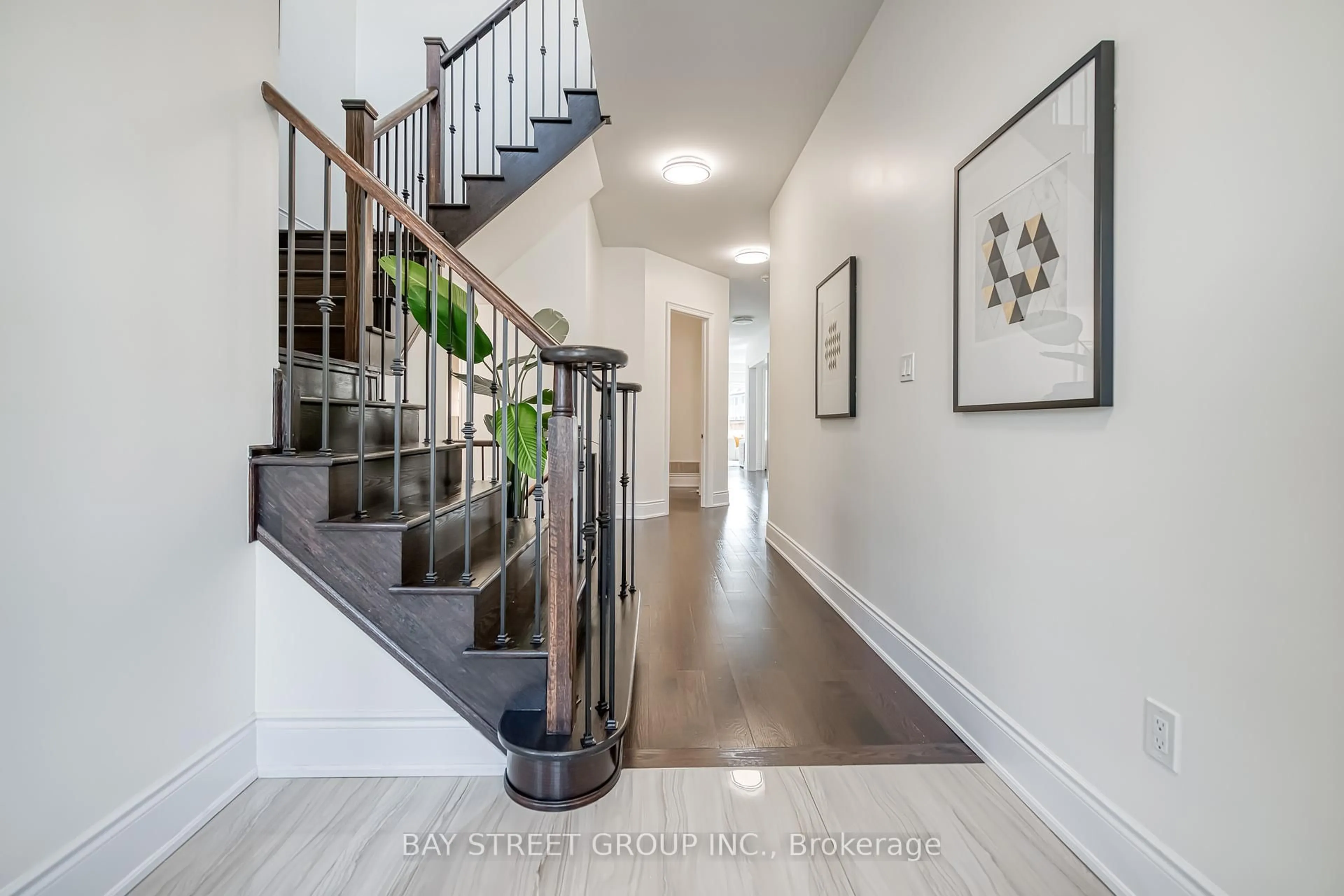 Indoor entryway for 173 Conklin Cres, Aurora Ontario L4G 0Z2