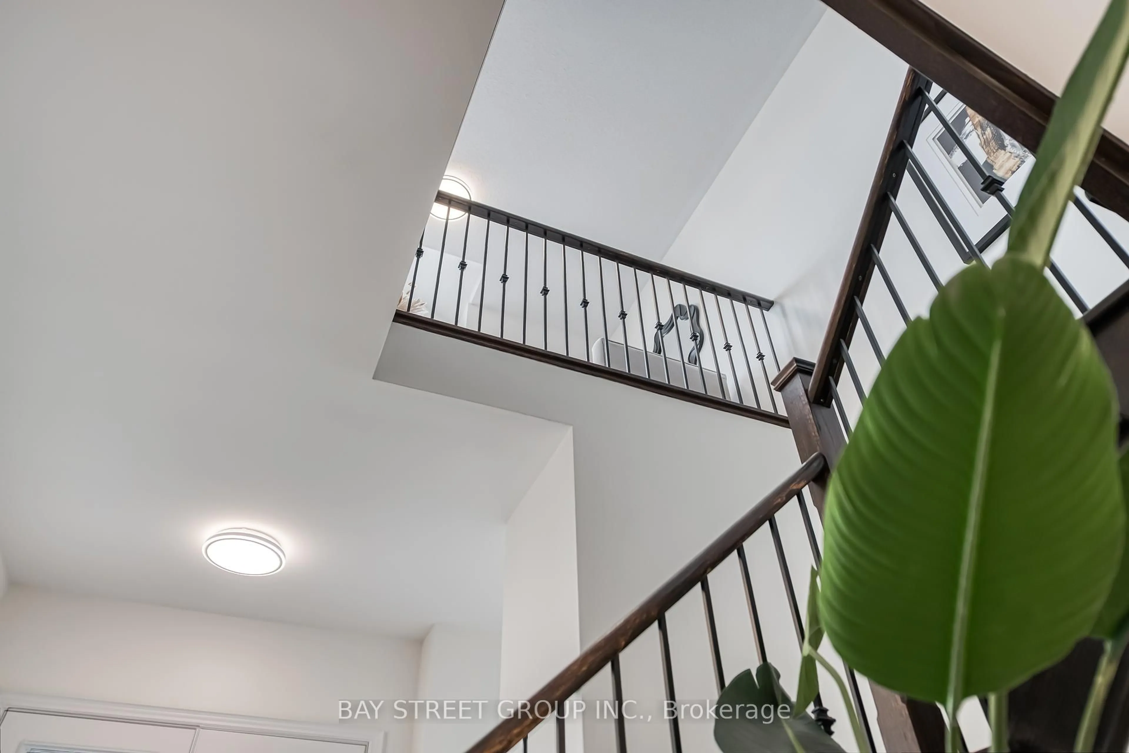 Stairs for 173 Conklin Cres, Aurora Ontario L4G 0Z2
