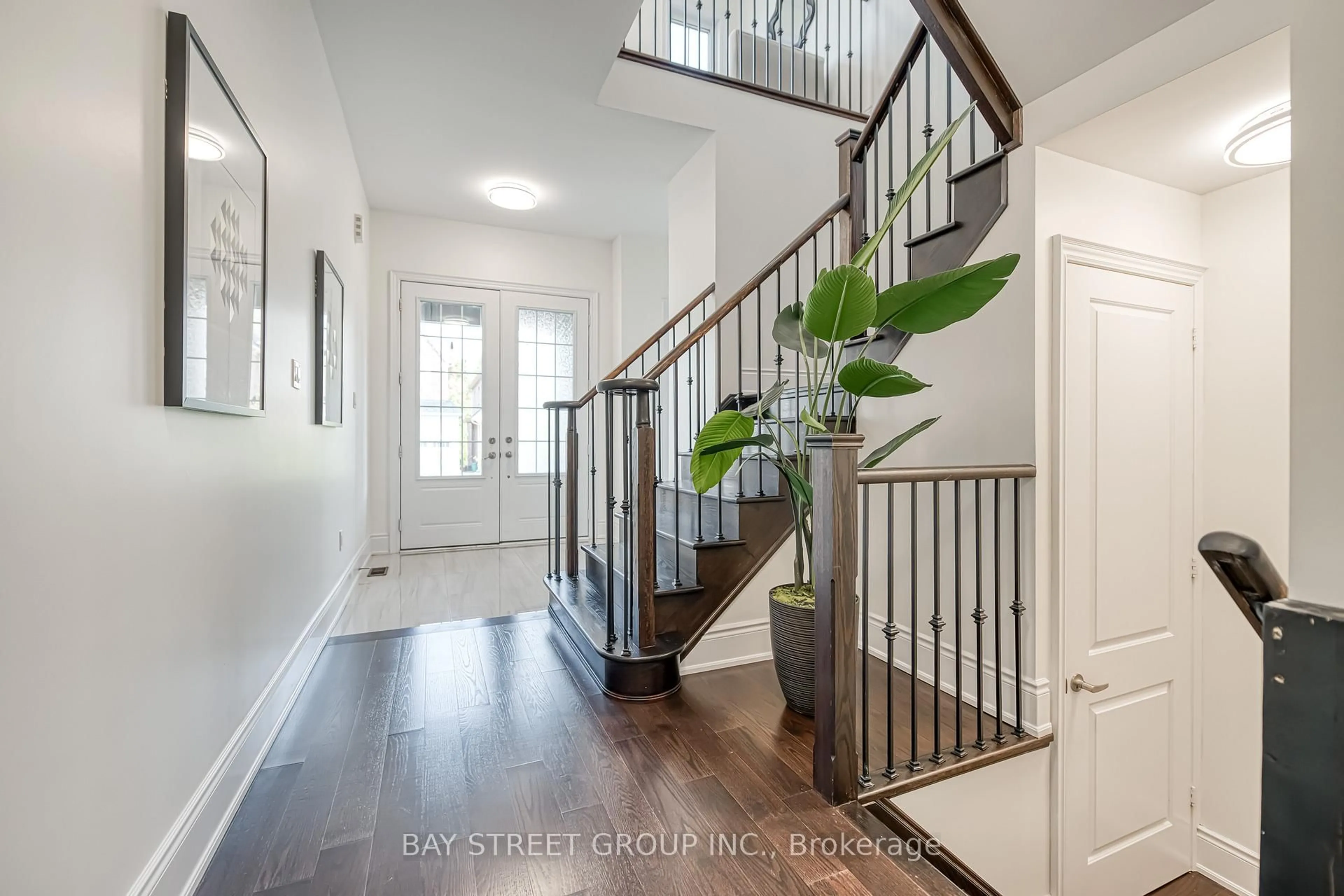 Indoor entryway for 173 Conklin Cres, Aurora Ontario L4G 0Z2