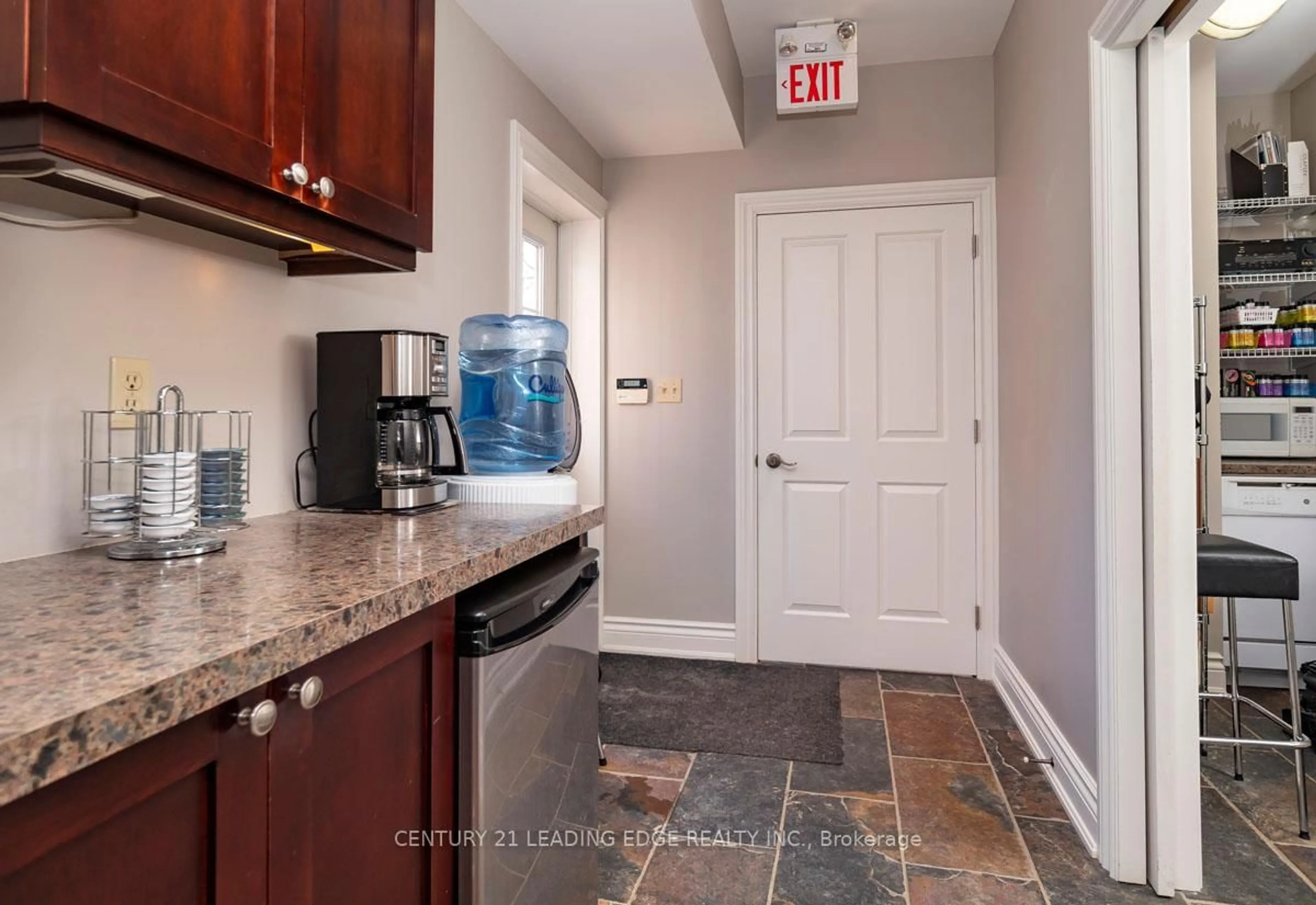 Unknown for 6391 Main St, Whitchurch-Stouffville Ontario L4A 1G4