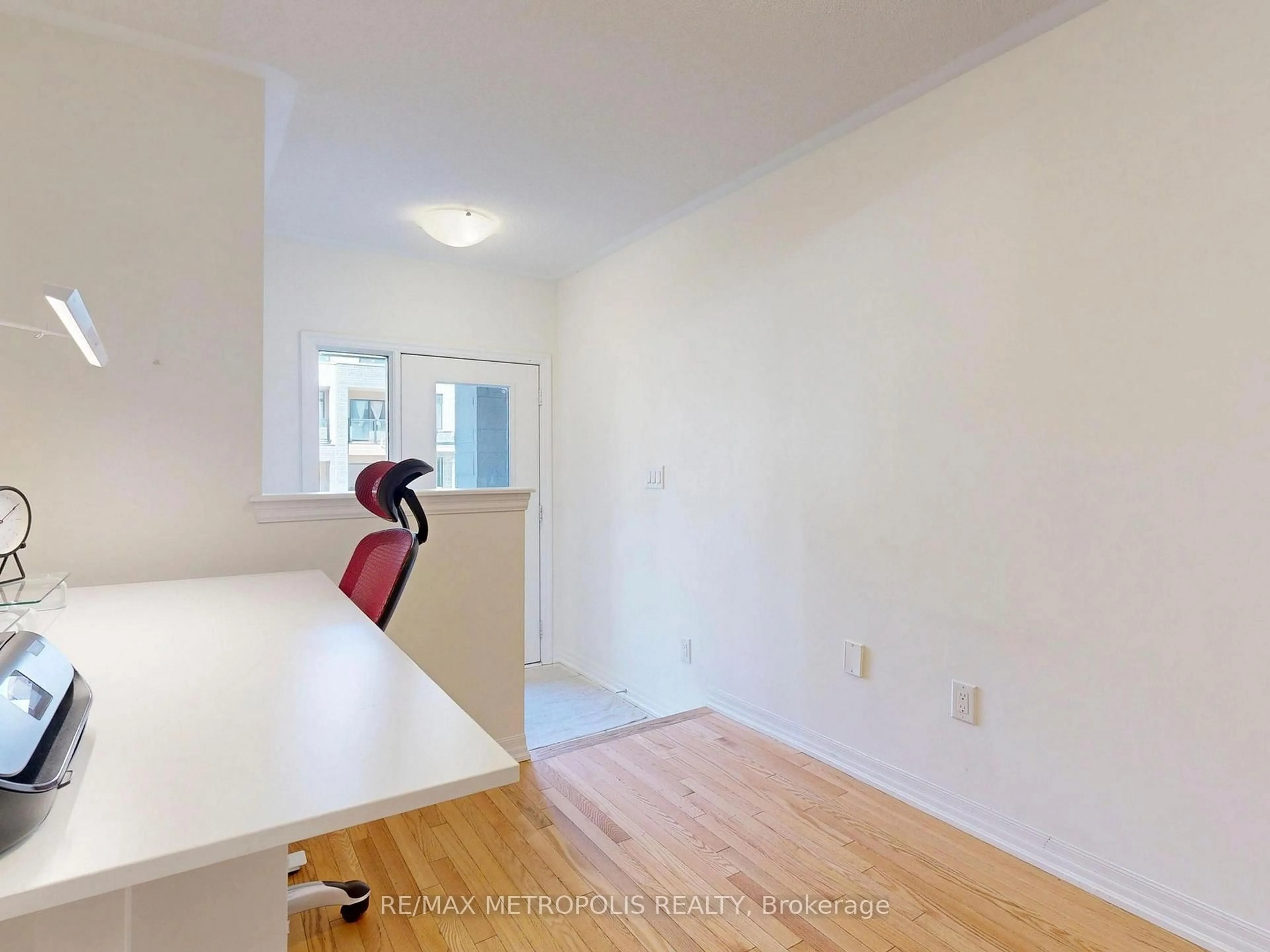A pic of a room for 135 Bravo Lane, Newmarket Ontario L3X 0L2