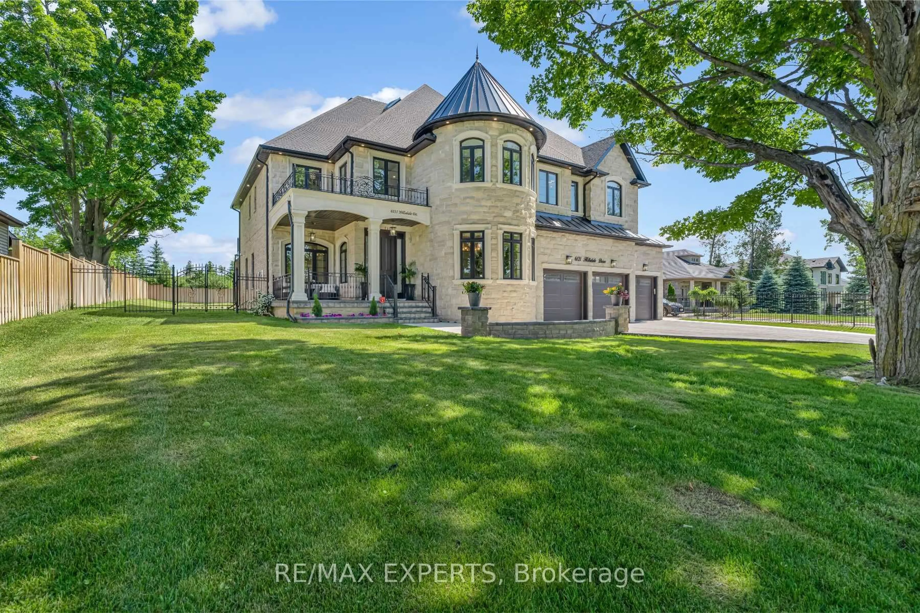 Unknown for 6131 Hillsdale Dr, Whitchurch-Stouffville Ontario L4A 3B7