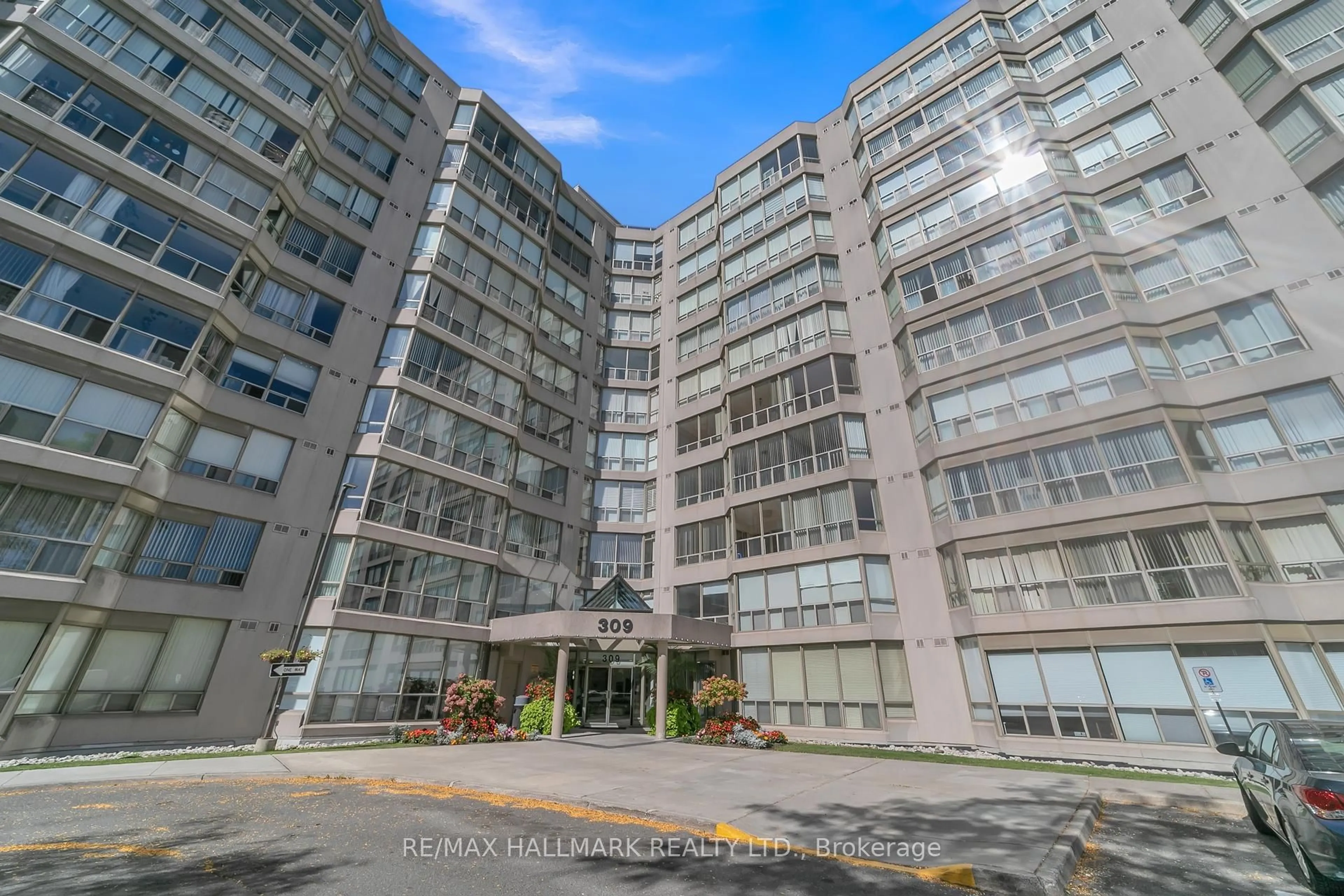 Unknown for 309 Major Mackenzie Dr #805, Richmond Hill Ontario L4C 9V5