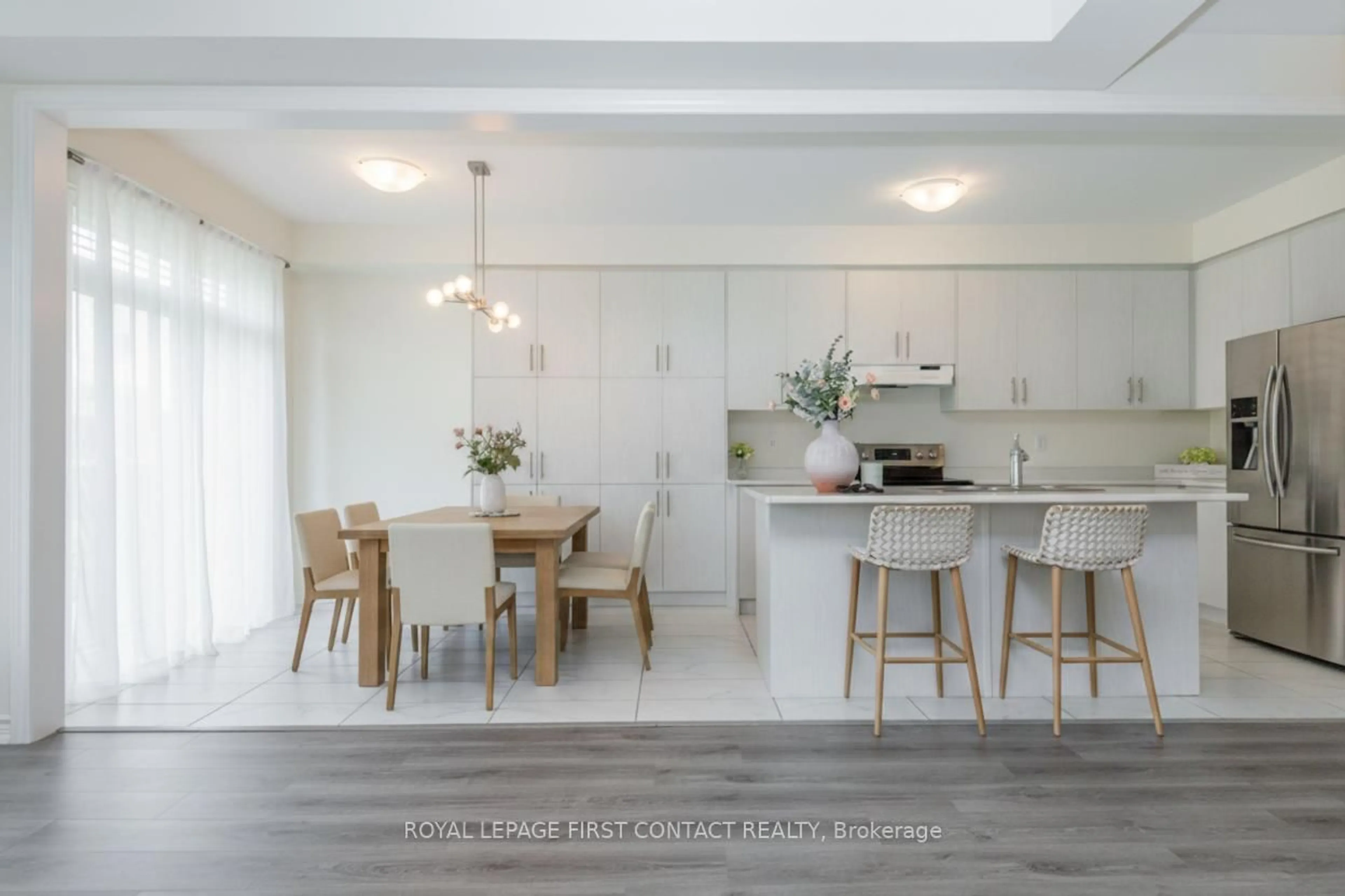 Open concept kitchen, unknown for 86 Kenneth Rogers Cres, East Gwillimbury Ontario L9N 1S5