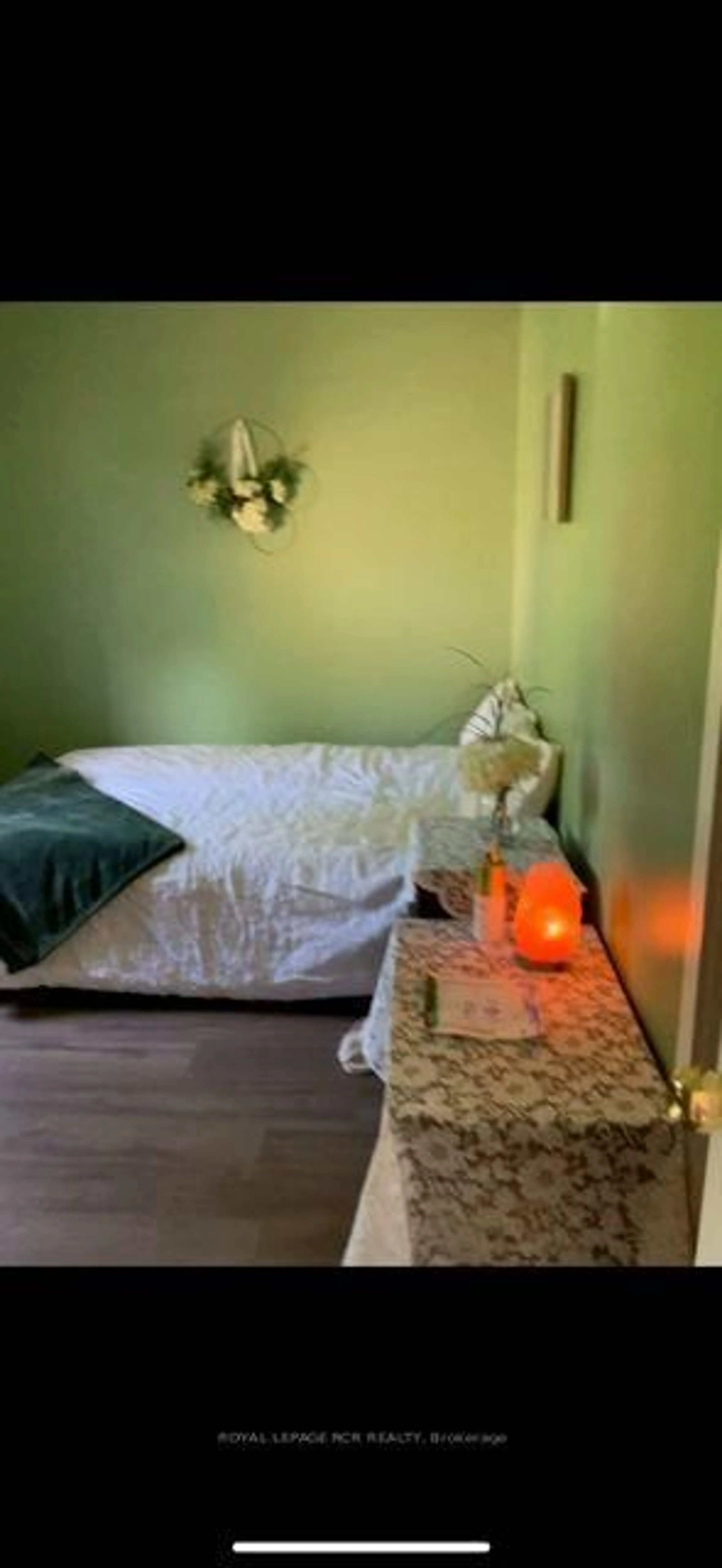 A pic of a room for 8320 Main St, Adjala-Tosorontio Ontario L0M 1M0