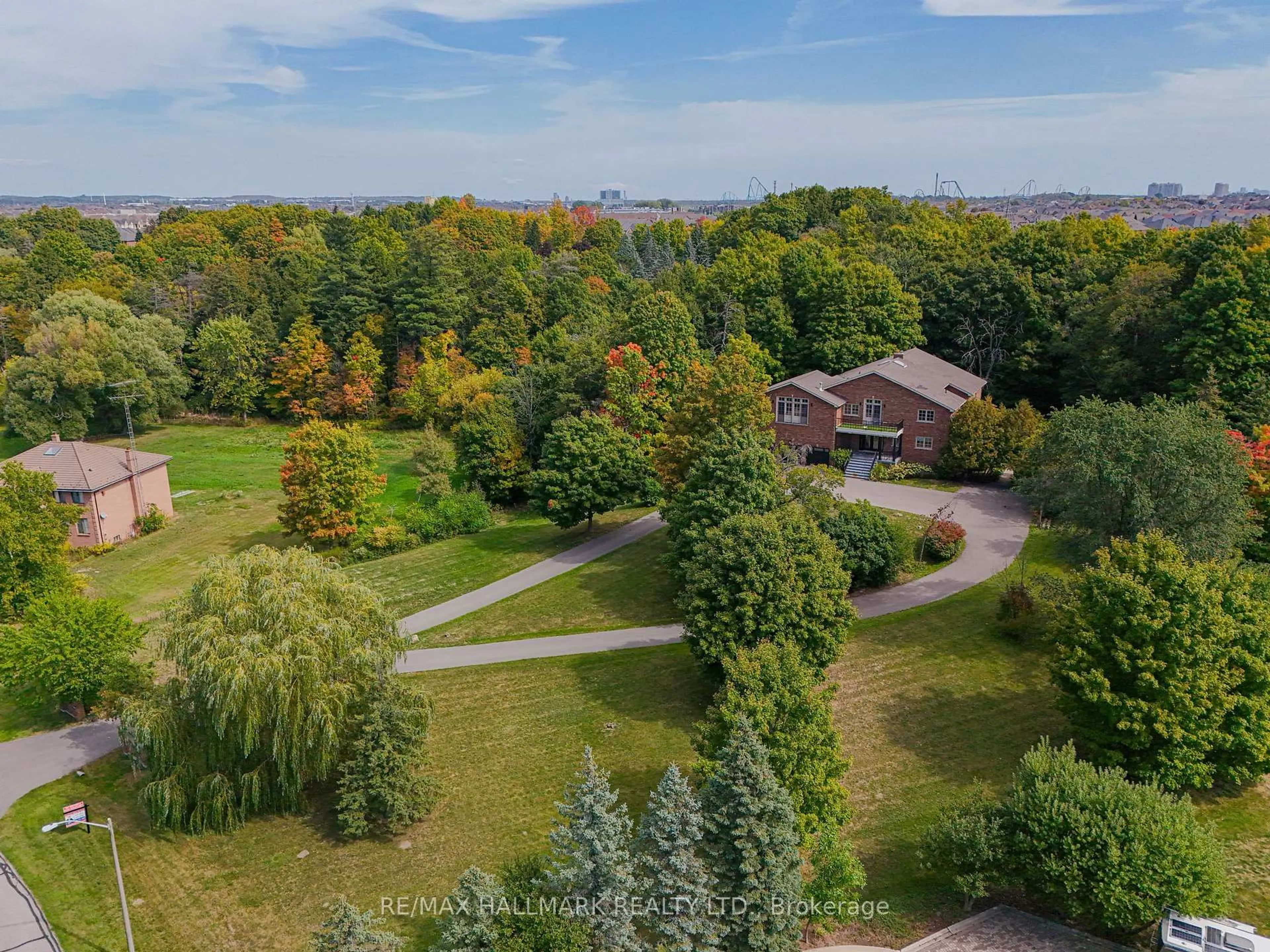 A pic from outside/outdoor area/front of a property/back of a property/a pic from drone, water/lake/river/ocean view for 61 Petermar Dr, Vaughan Ontario L4H 4X5