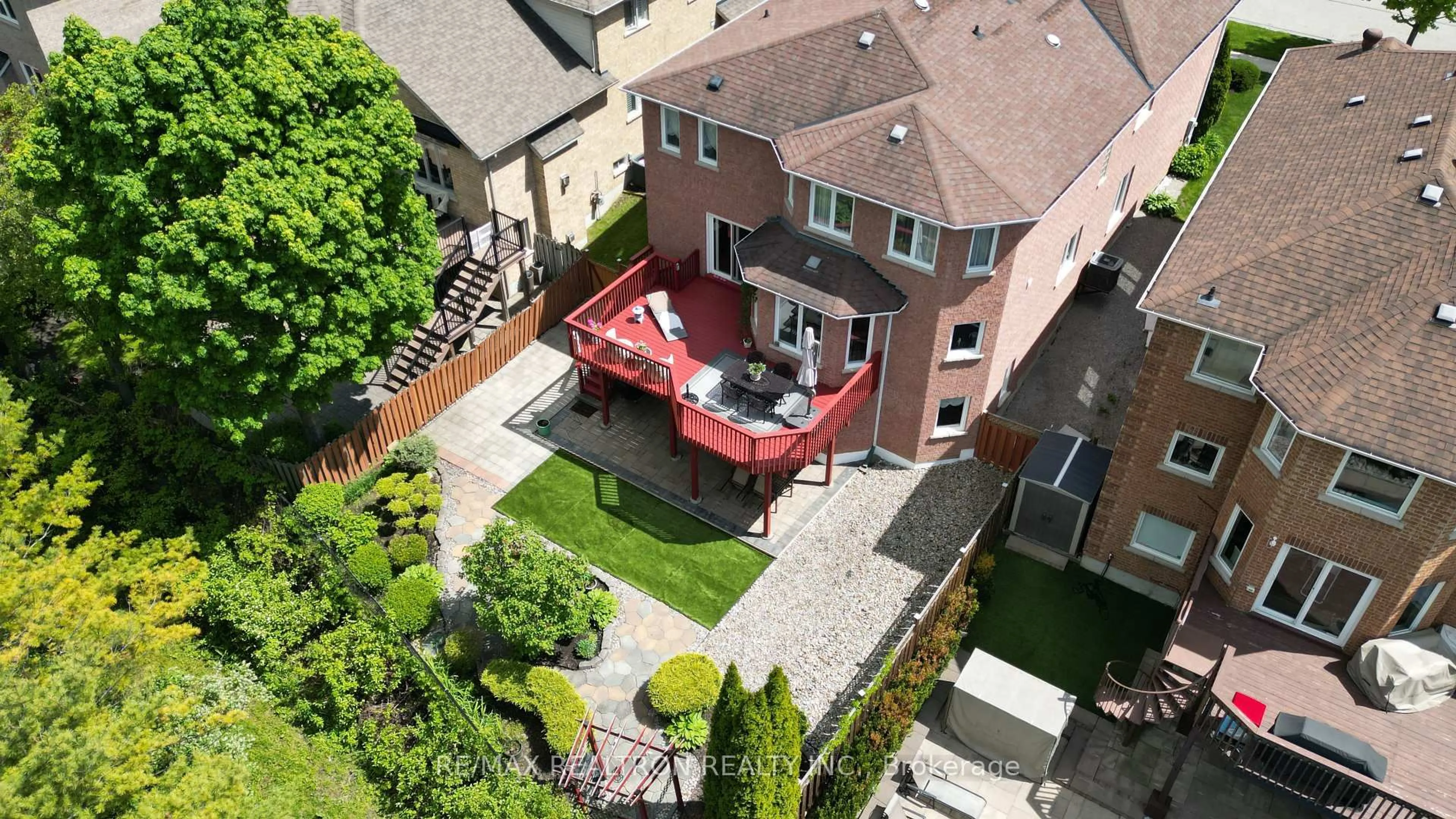 A pic from outside/outdoor area/front of a property/back of a property/a pic from drone, unknown for 56 Sadot Crt, Vaughan Ontario L4J 8A8