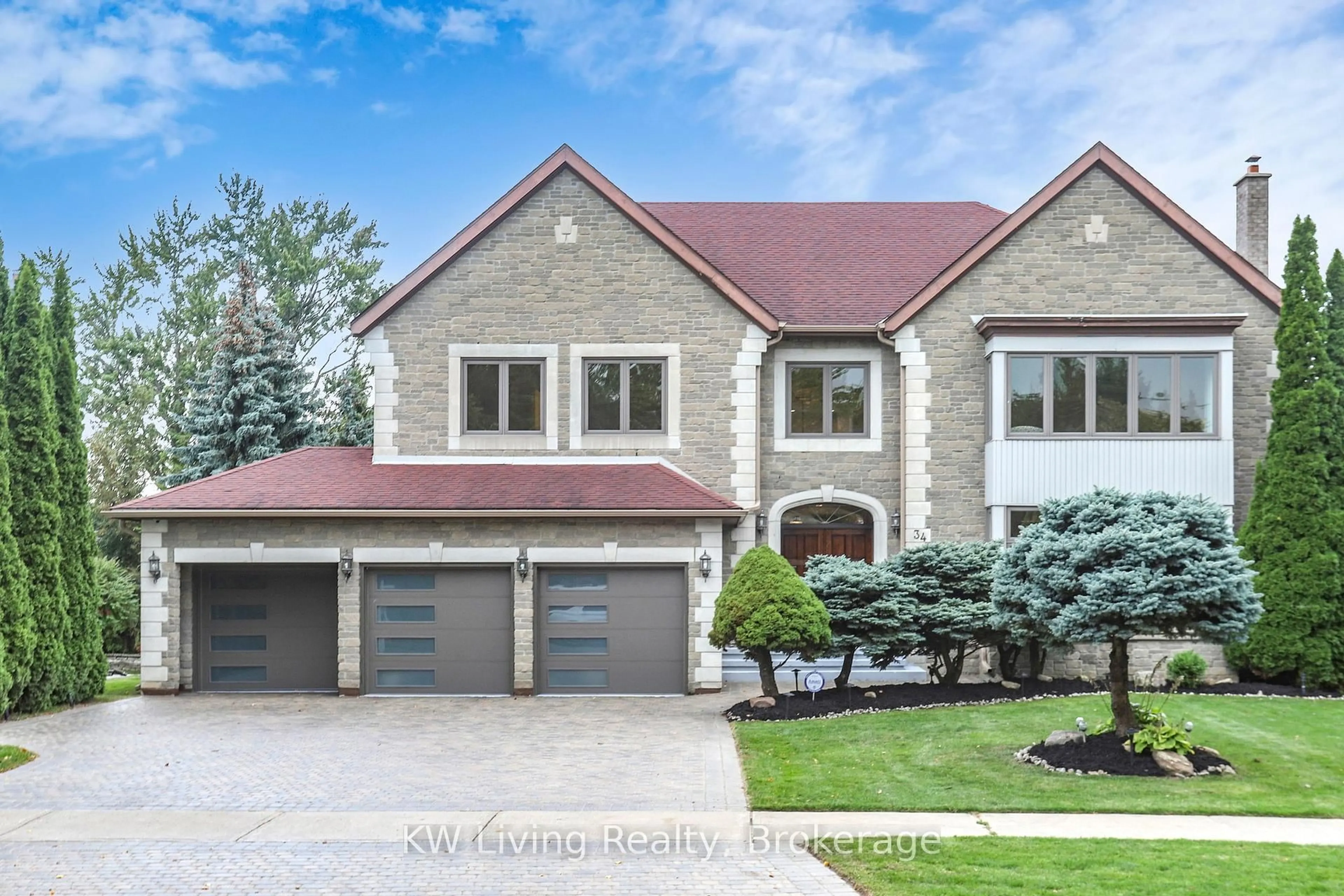 Home with brick exterior material, street for 34 Glenarden Cres, Richmond Hill Ontario L4B 2G9