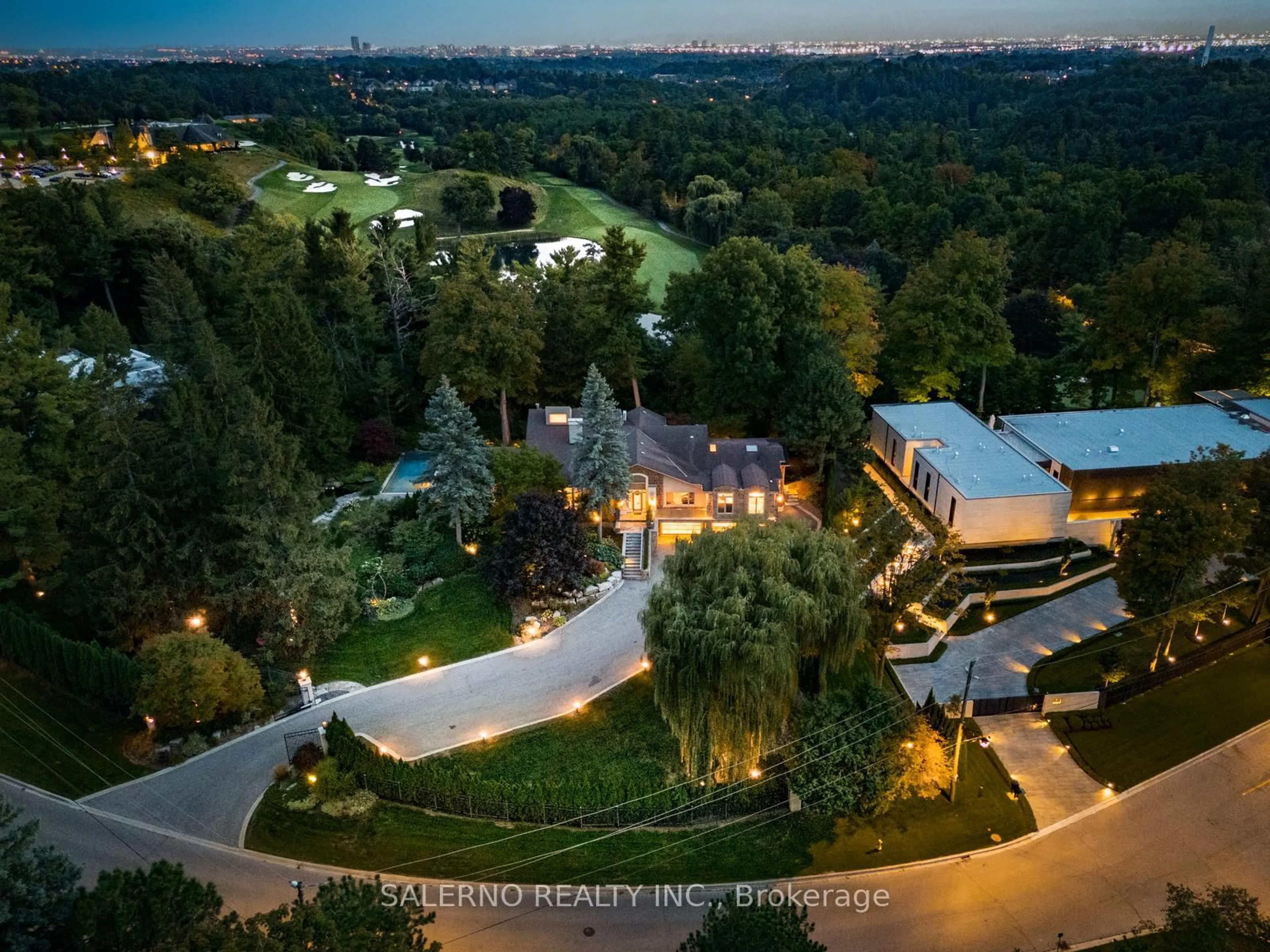 A pic from outside/outdoor area/front of a property/back of a property/a pic from drone, mountain view for 66 Clubhouse Rd, Vaughan Ontario L4L 2W2