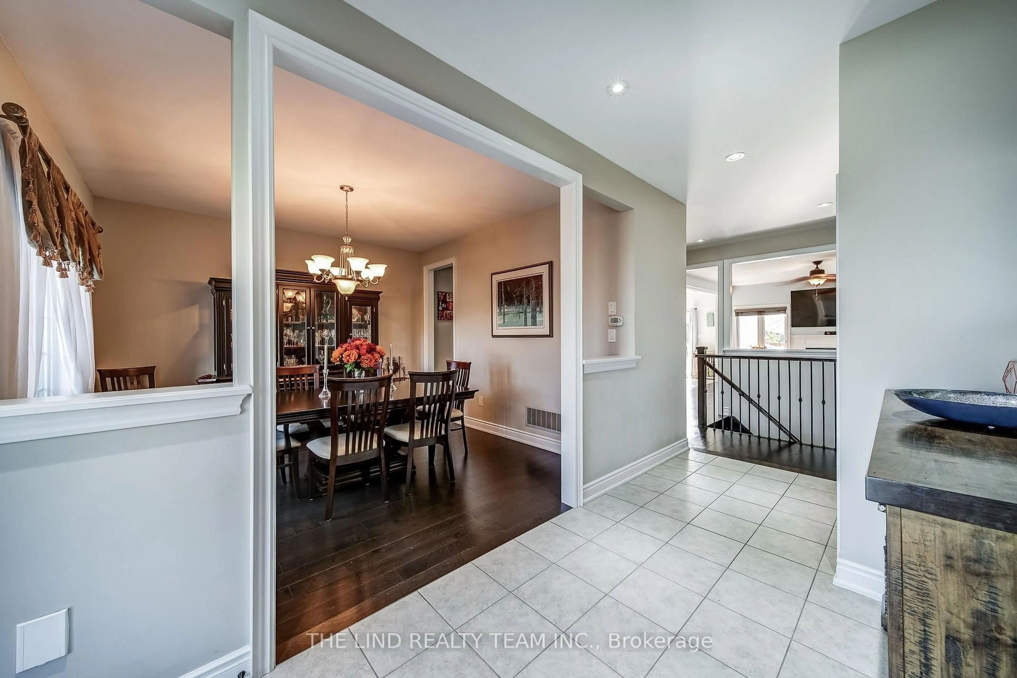 Indoor entryway for 26 Keenan Dr, Adjala-Tosorontio Ontario L0G 1L0