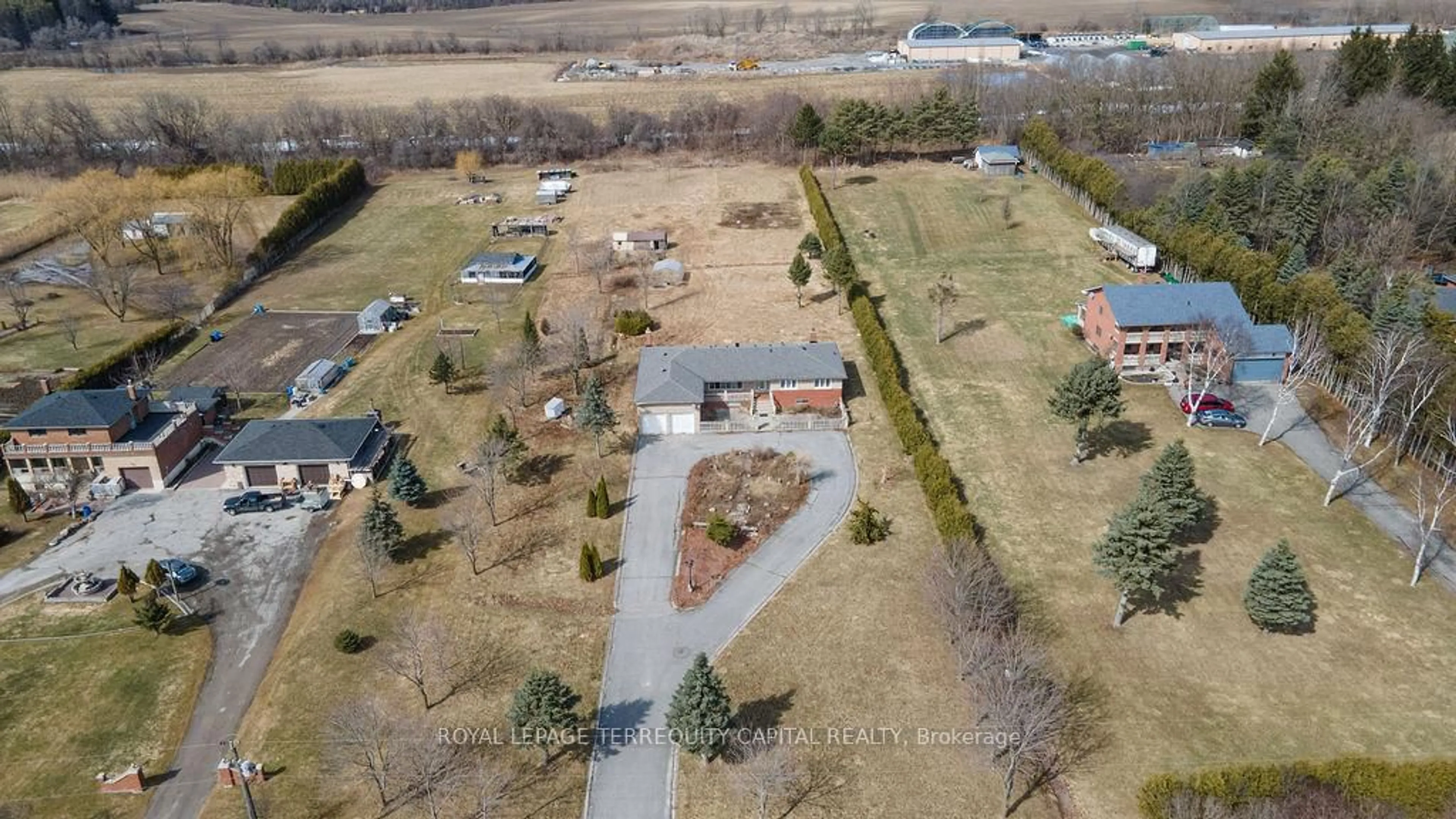 A pic from outside/outdoor area/front of a property/back of a property/a pic from drone, building for 2104 St John's Side Rd, Whitchurch-Stouffville Ontario L4A 2P3