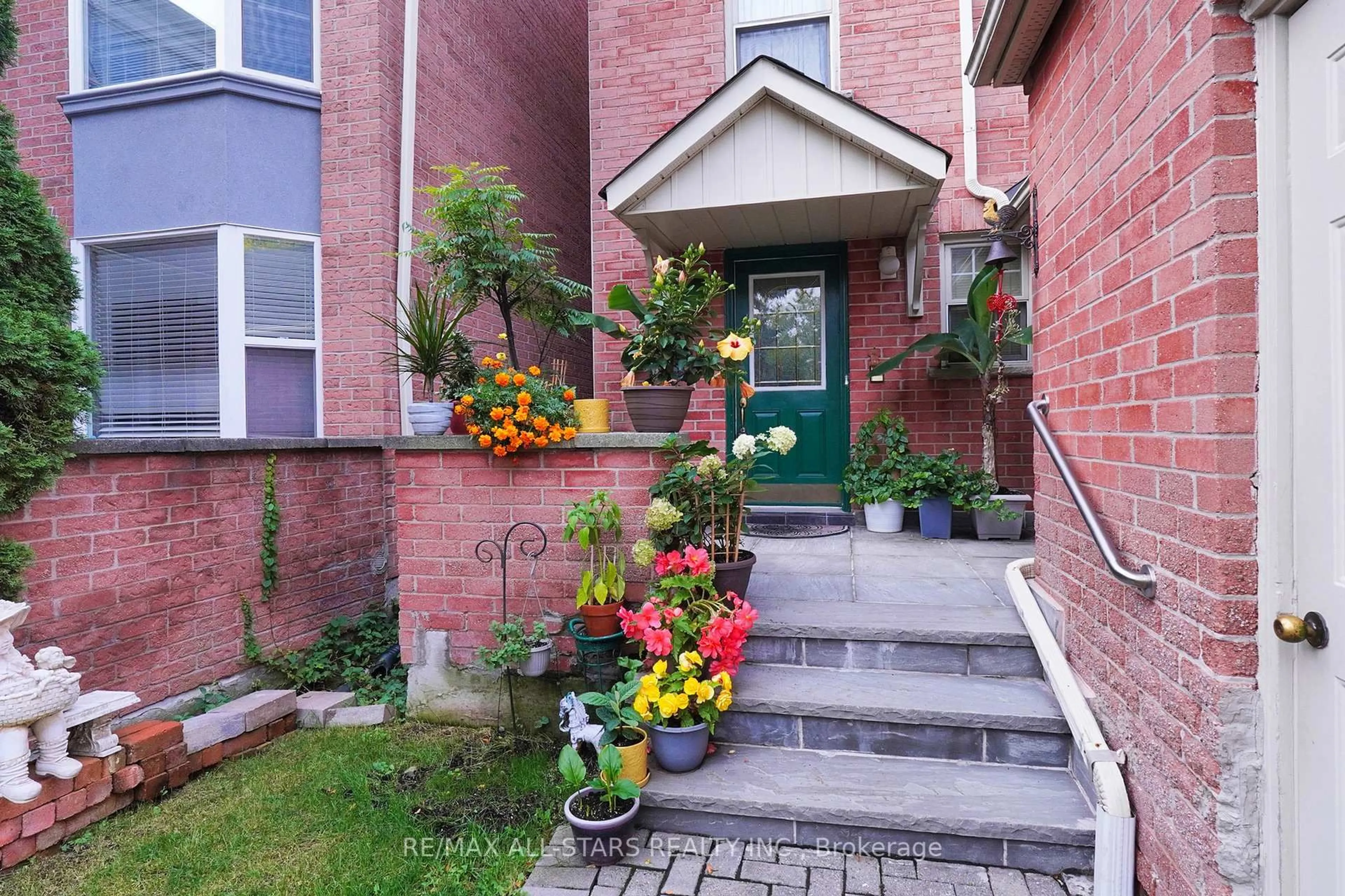 Unknown for 82 Waterbridge Lane, Markham Ontario L3R 8V9