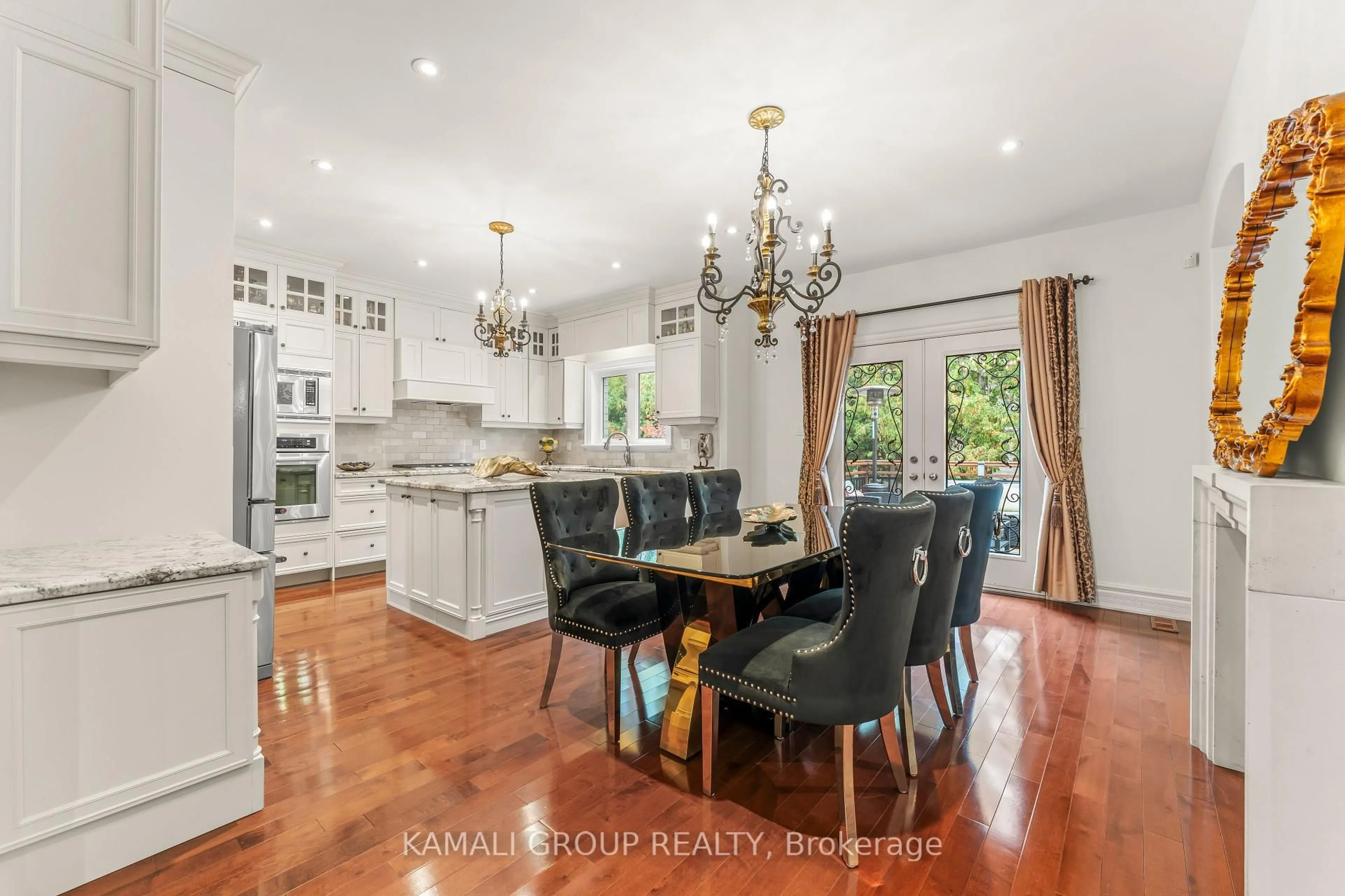 Open concept kitchen, unknown for 12 San Antonio Crt, Richmond Hill Ontario L4E 4A8