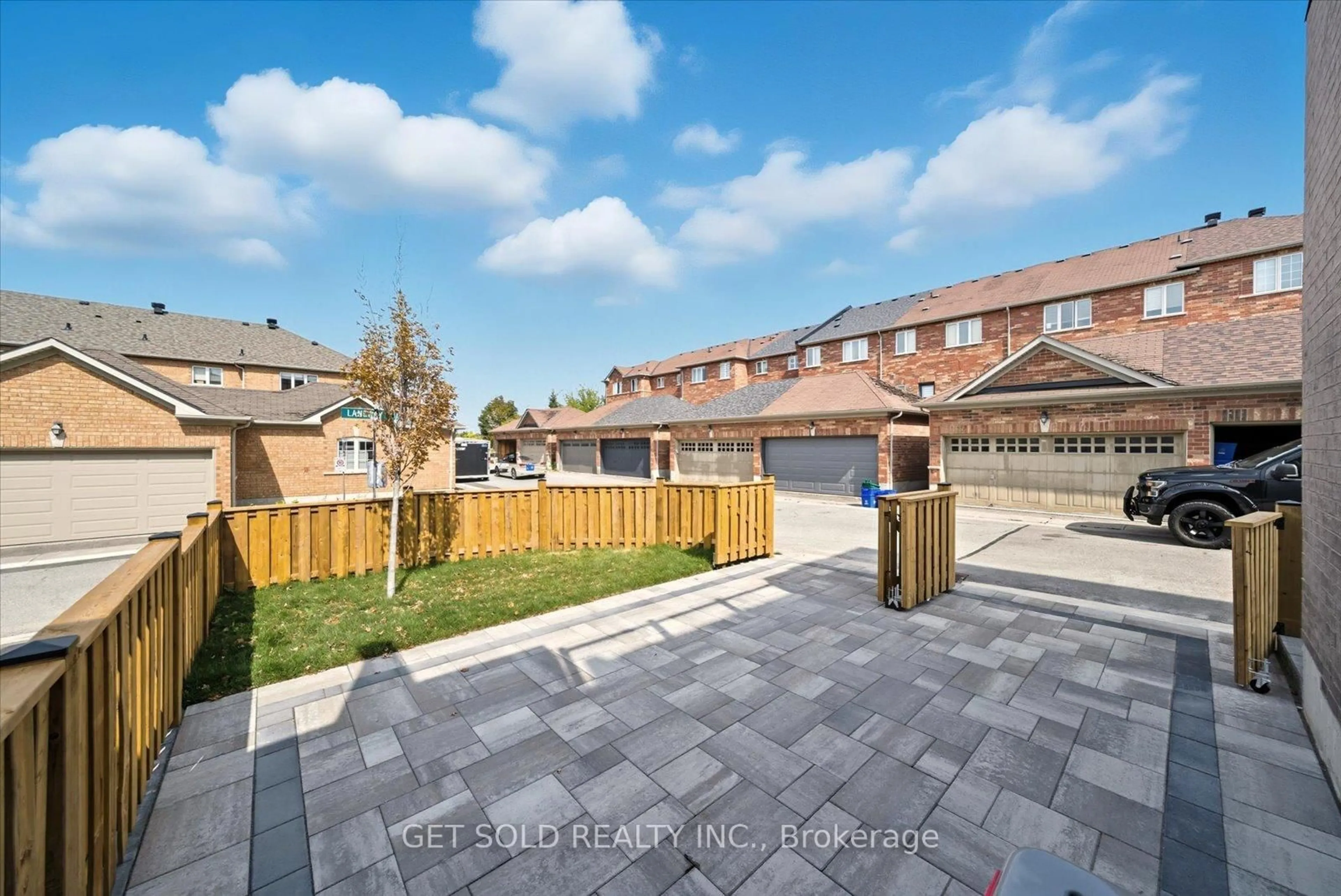 A pic from outside/outdoor area/front of a property/back of a property/a pic from drone, street for 63 Laval St, Vaughan Ontario L4H 0P3