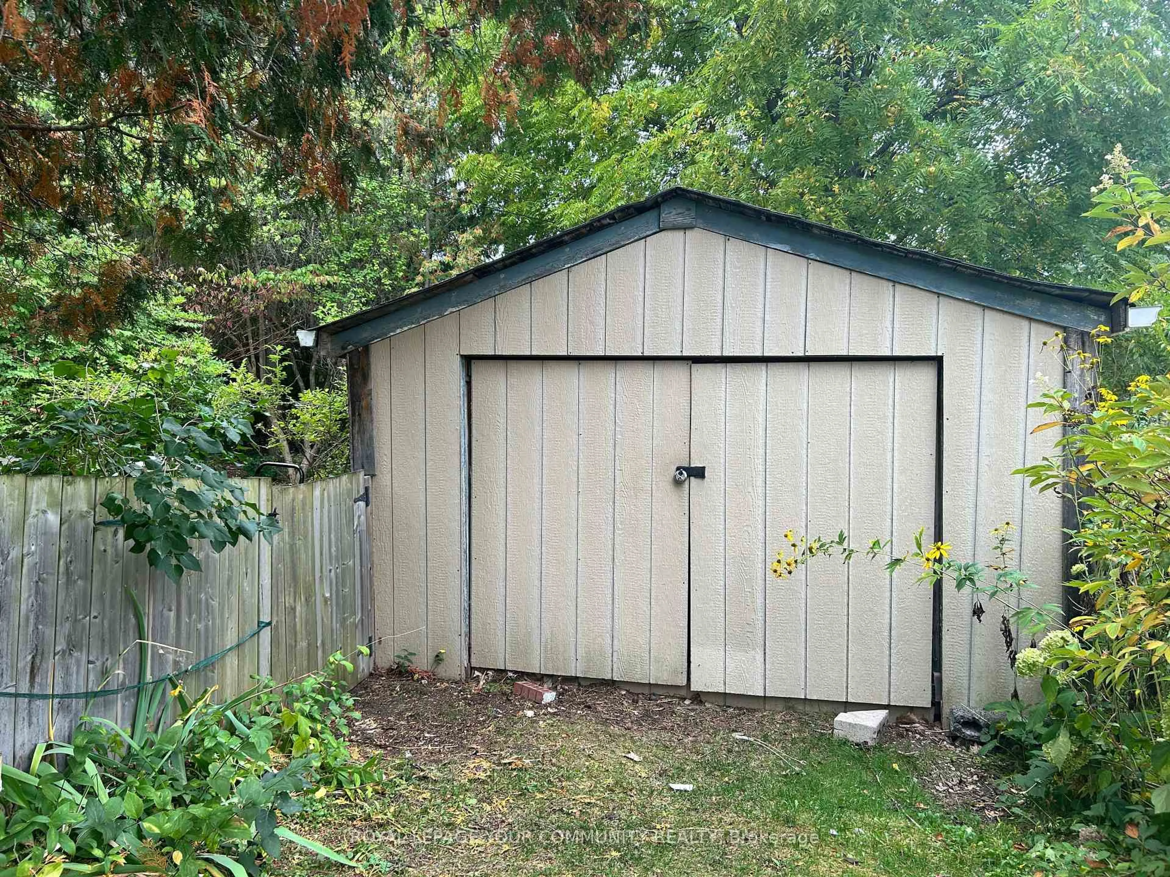 Shed for 66 Bradford St, East Gwillimbury Ontario L9N 1G6