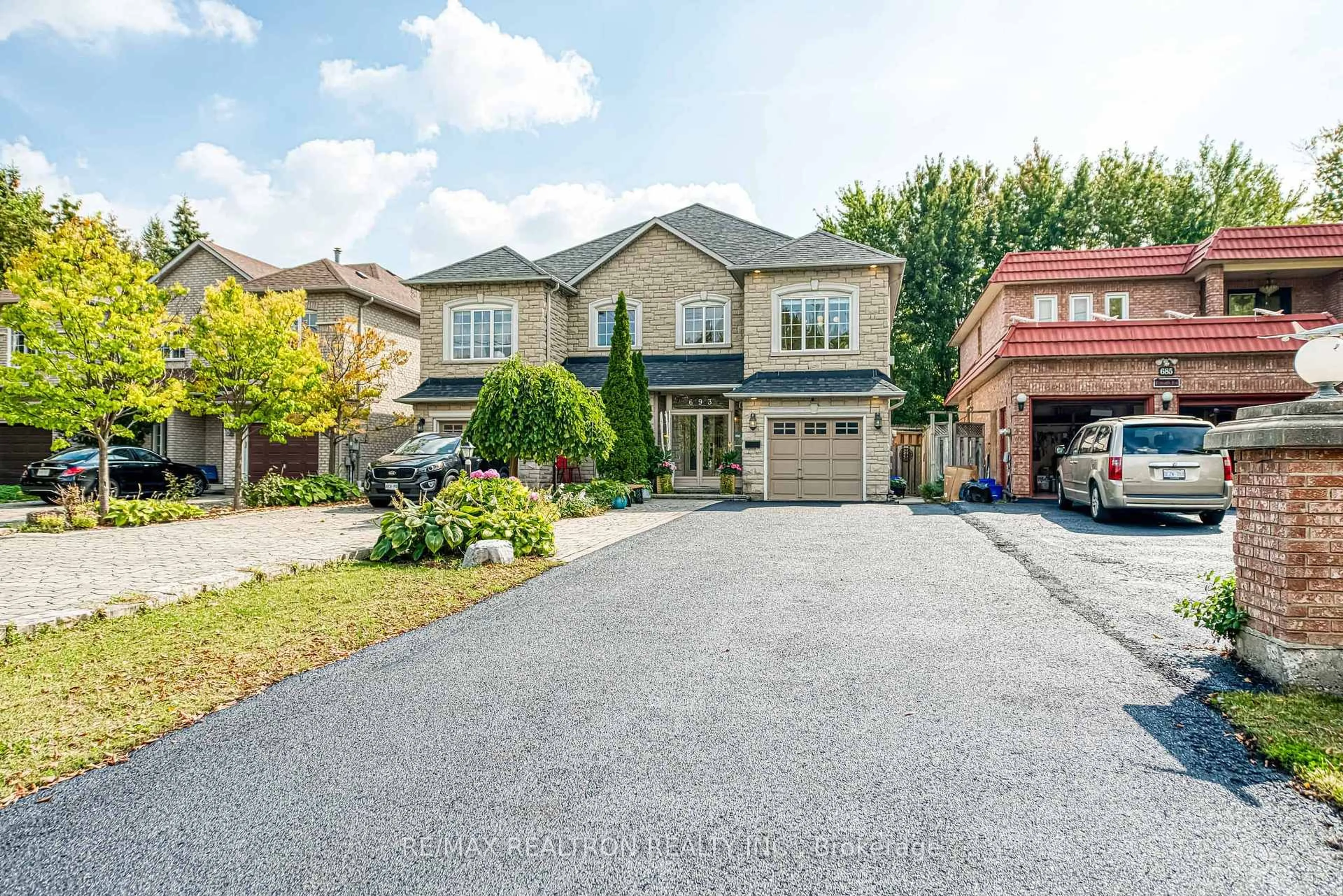 Home with brick exterior material, street for 693 16th Ave, Richmond Hill Ontario L4C 7A8