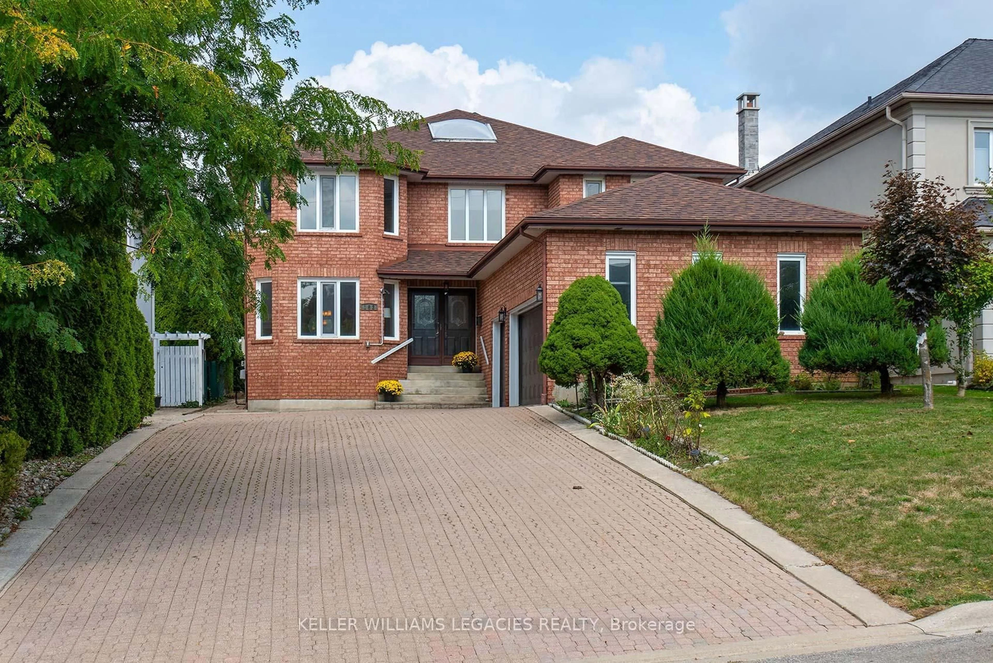 Home with brick exterior material, street for 182 Oxford St, Richmond Hill Ontario L4C 4L7
