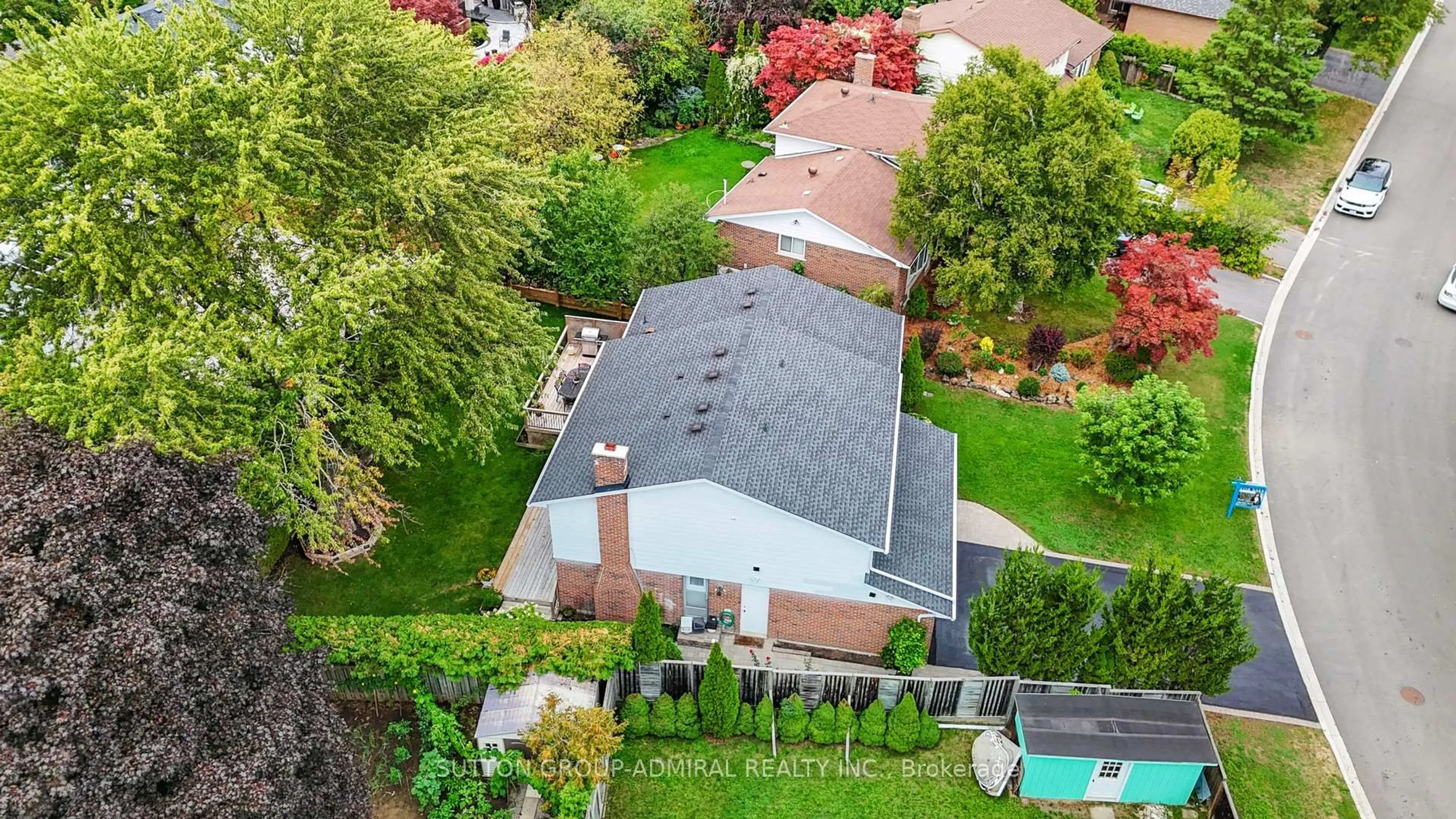 A pic from outside/outdoor area/front of a property/back of a property/a pic from drone, street for 51 Blue Spruce Lane, Markham Ontario L3T 3W8
