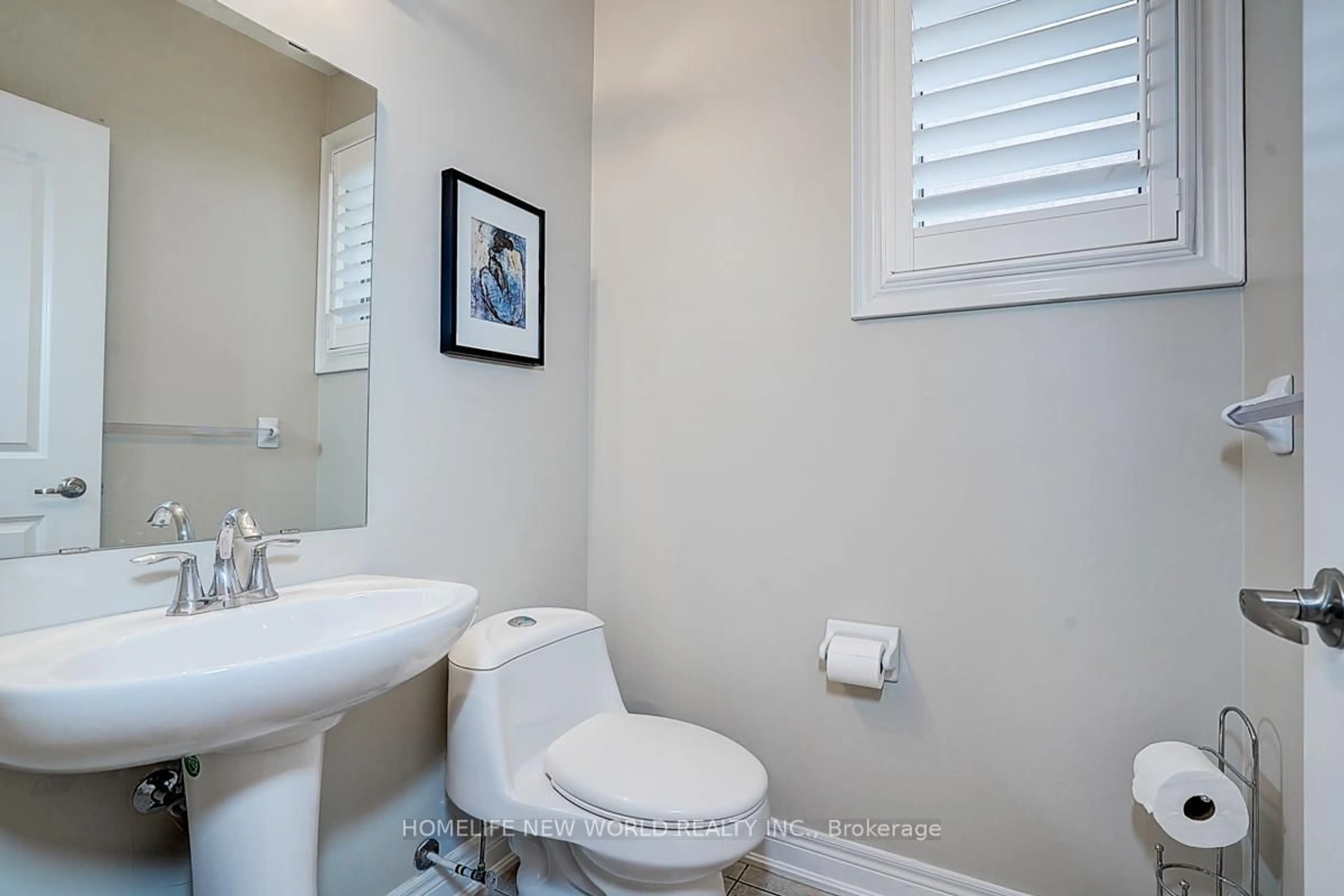 Standard bathroom, ceramic/tile floor for 253 Cannes Ave, Vaughan Ontario L4H 3W9