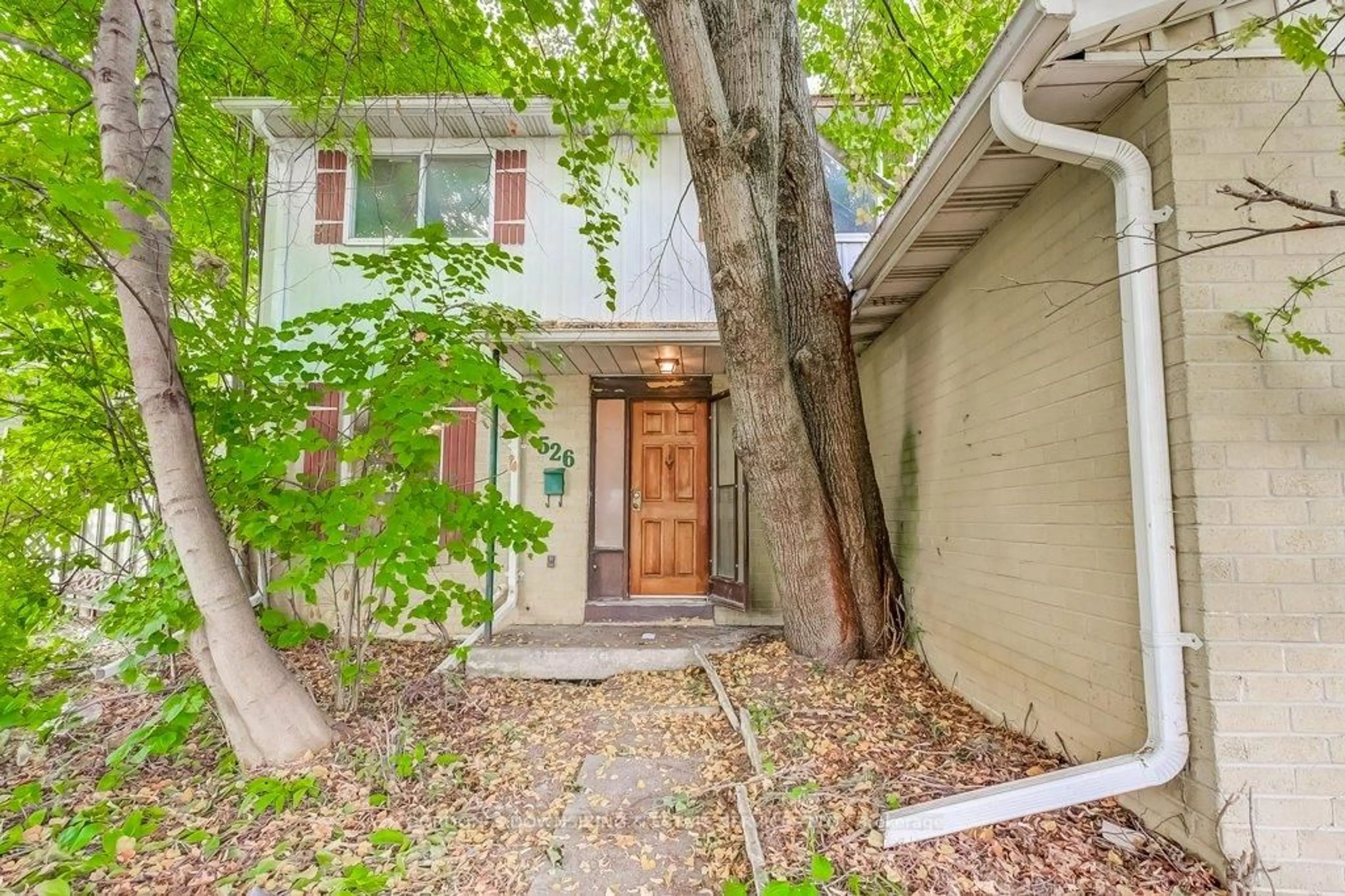 Unknown for 526 Sandford St, Newmarket Ontario L3Y 5E3